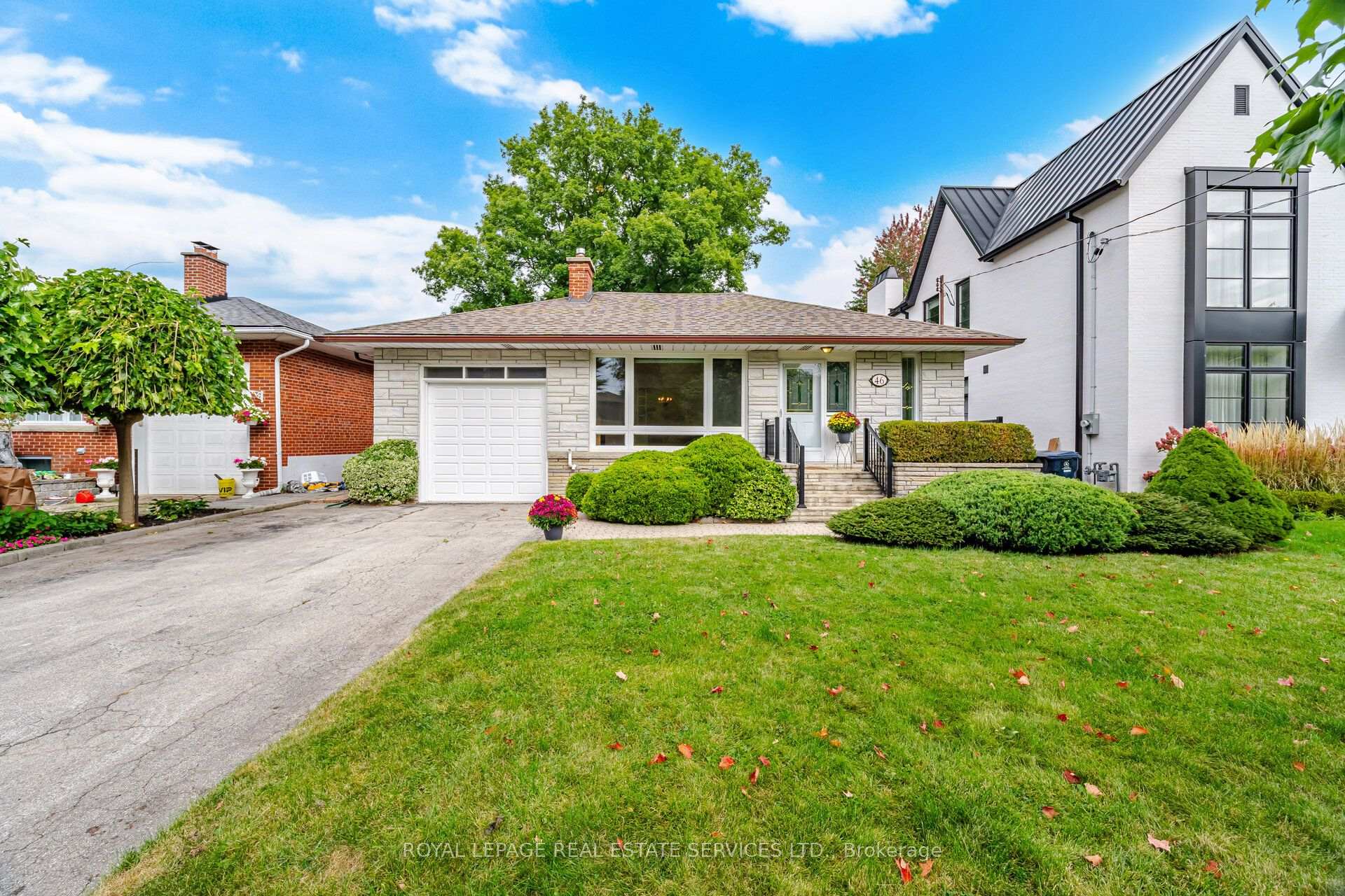 Photo 2 of 46 Cardigan Road, Etobicoke, Stonegate-Queensway — HOMEH