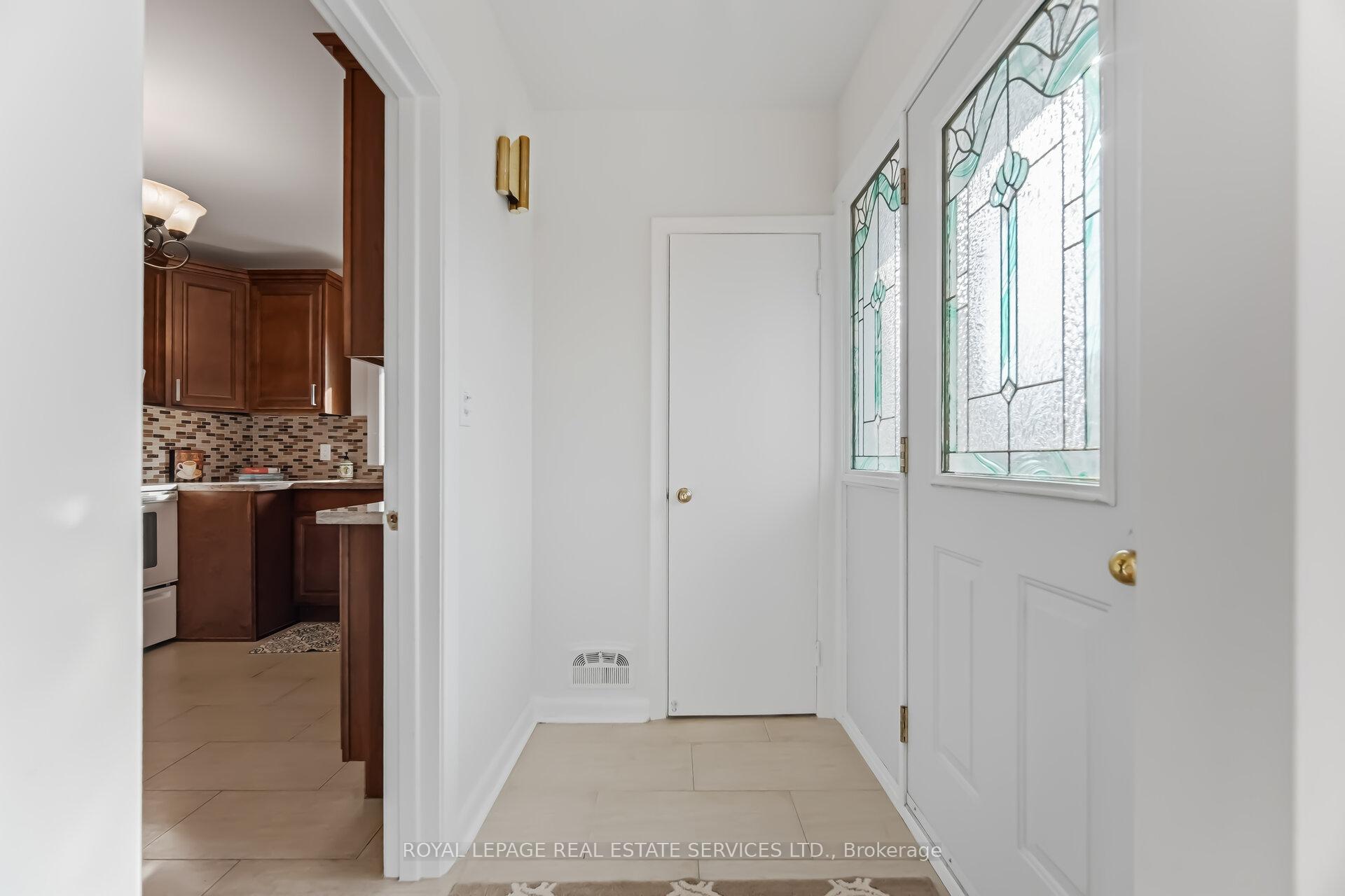 Photo 10 of 46 Cardigan Road, Etobicoke, Stonegate-Queensway — HOMEH