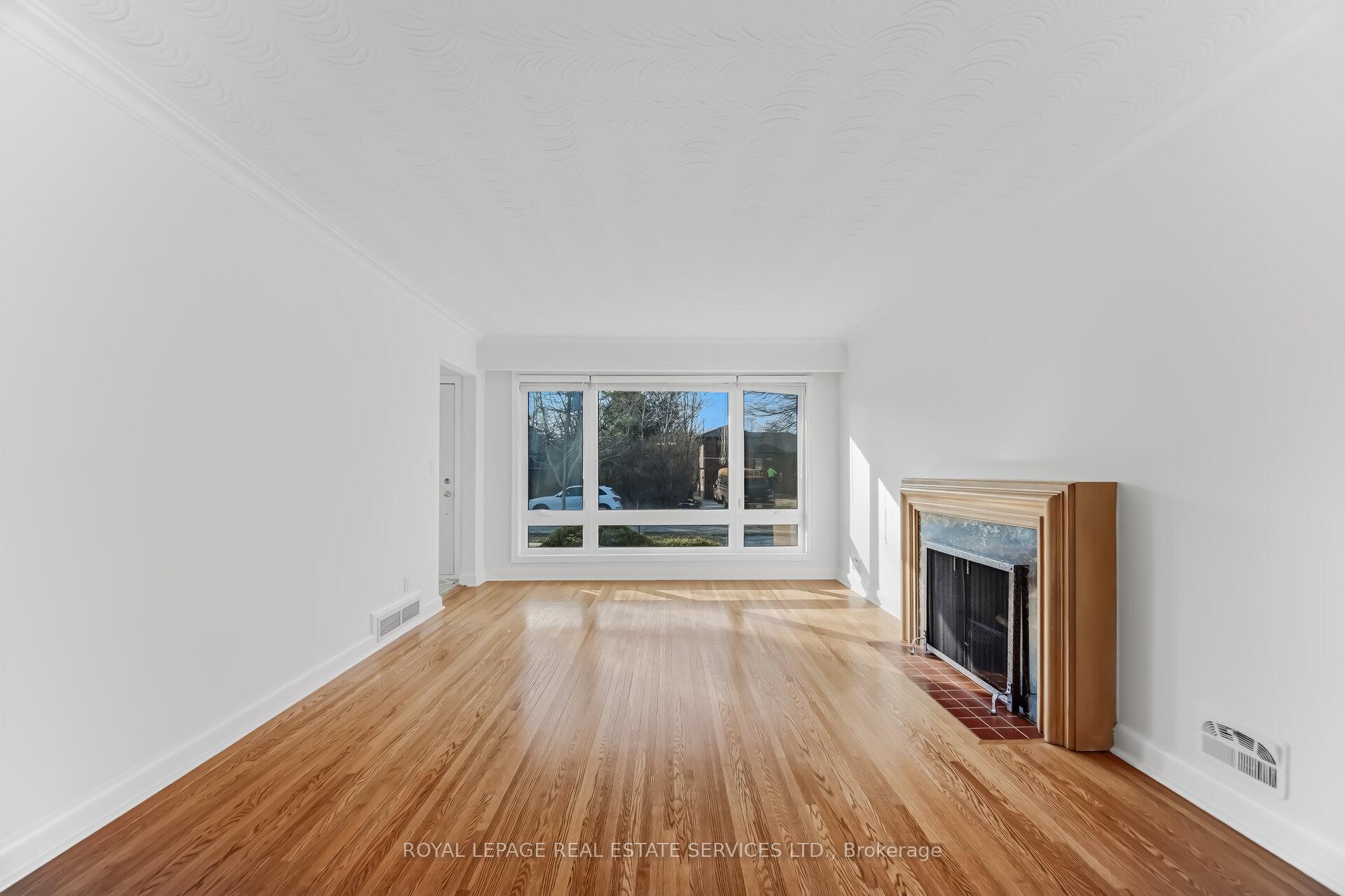 Photo 13 of 46 Cardigan Road, Etobicoke, Stonegate-Queensway — HOMEH