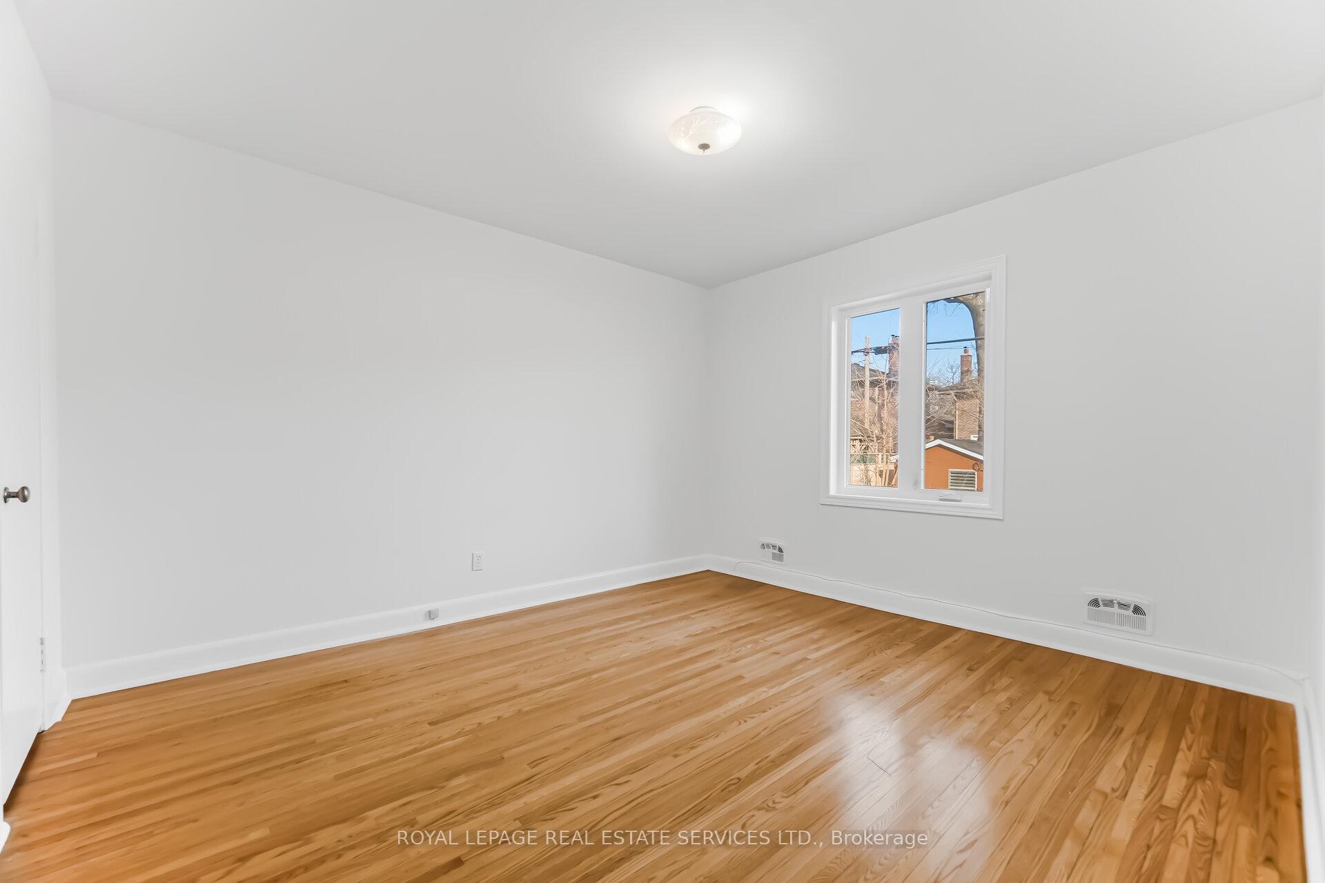 Photo 23 of 46 Cardigan Road, Etobicoke, Stonegate-Queensway — HOMEH