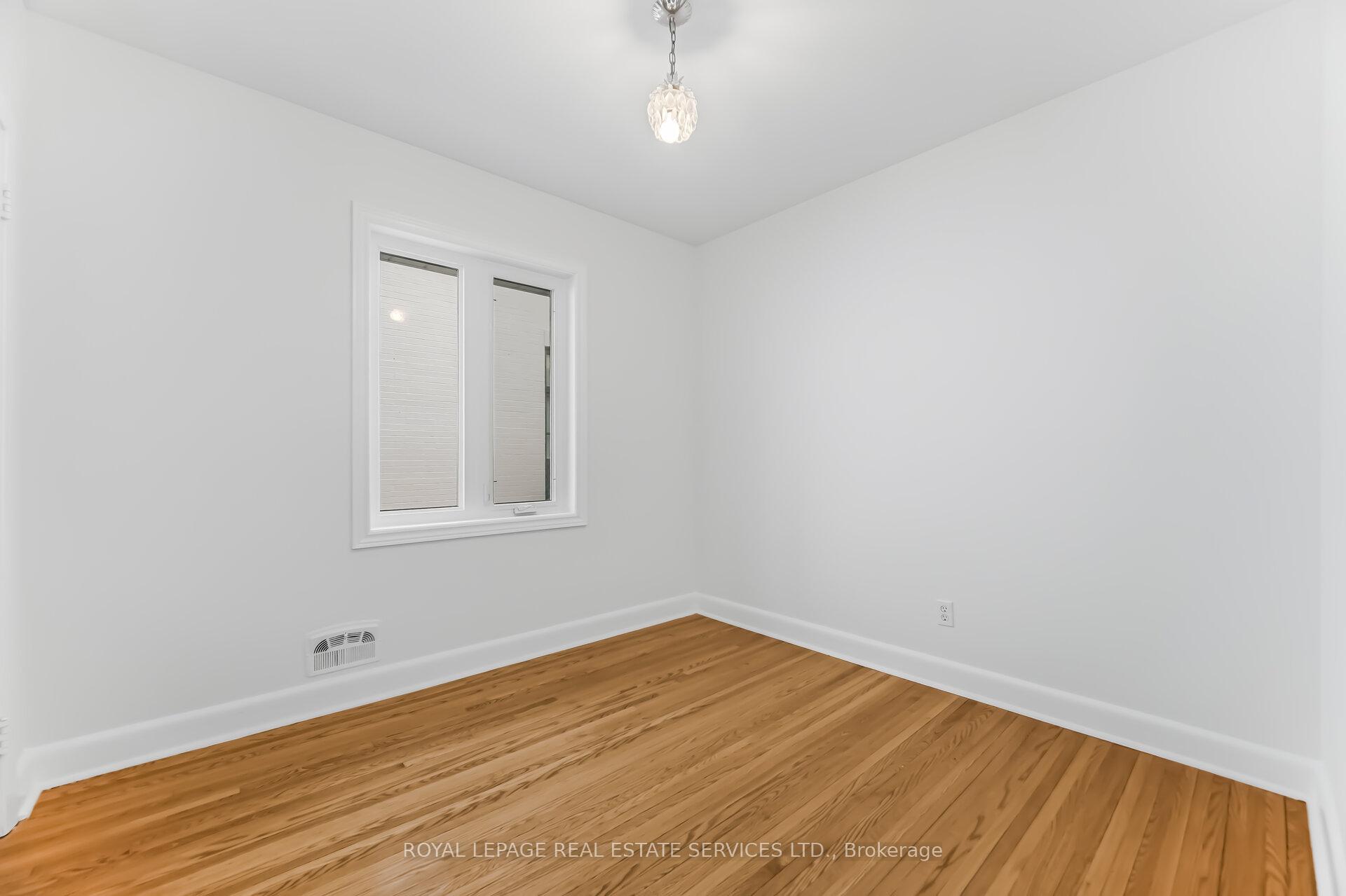 Photo 31 of 46 Cardigan Road, Etobicoke, Stonegate-Queensway — HOMEH