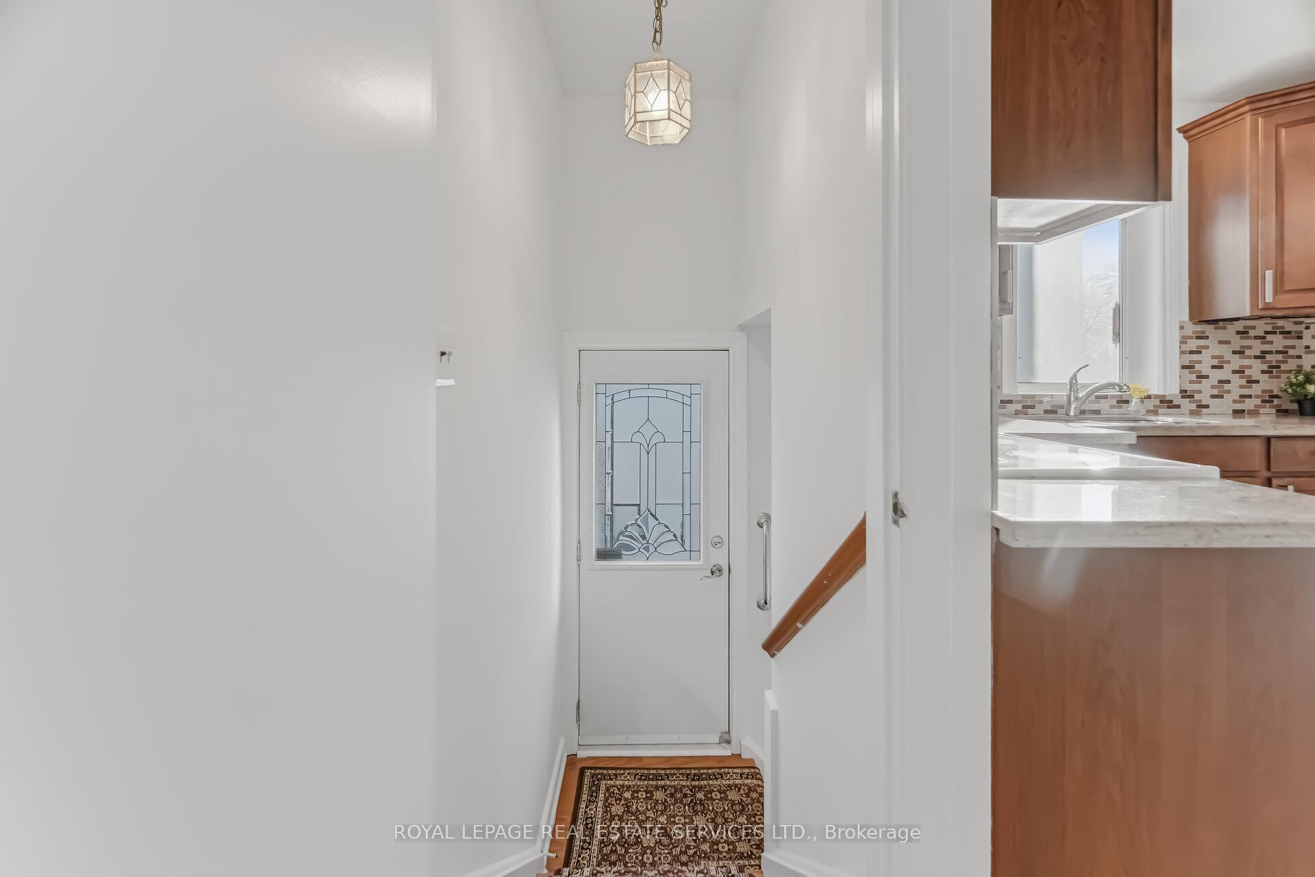 Photo 34 of 46 Cardigan Road, Etobicoke, Stonegate-Queensway — HOMEH