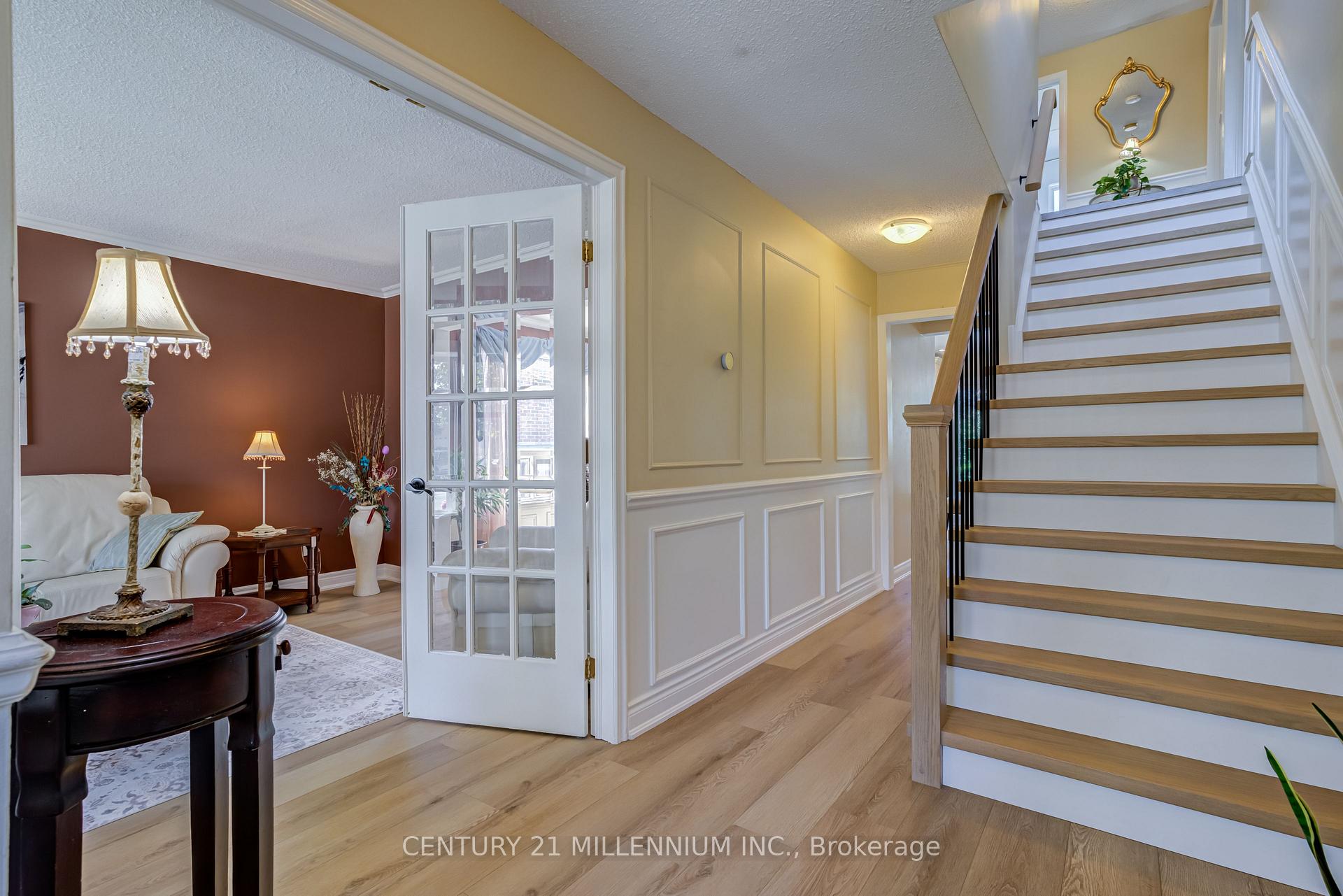 Photo 3 of 126 Elgin Drive, Brampton, Brampton South — HOMEH