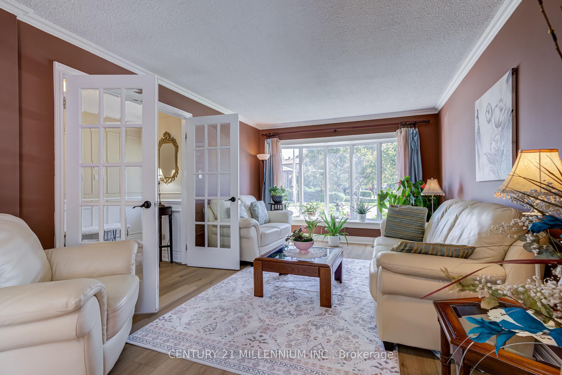 Photo 5 of 126 Elgin Drive, Brampton, Brampton South — HOMEH