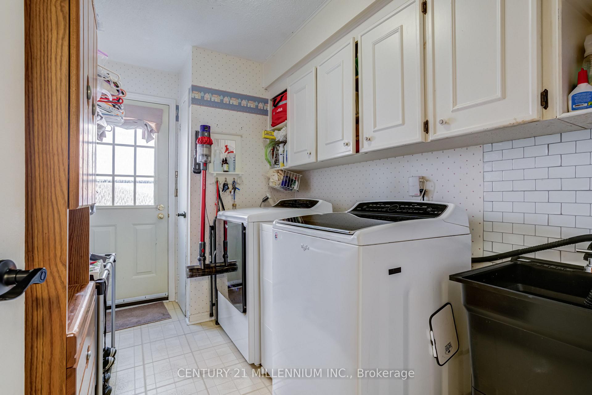Photo 14 of 126 Elgin Drive, Brampton, Brampton South — HOMEH