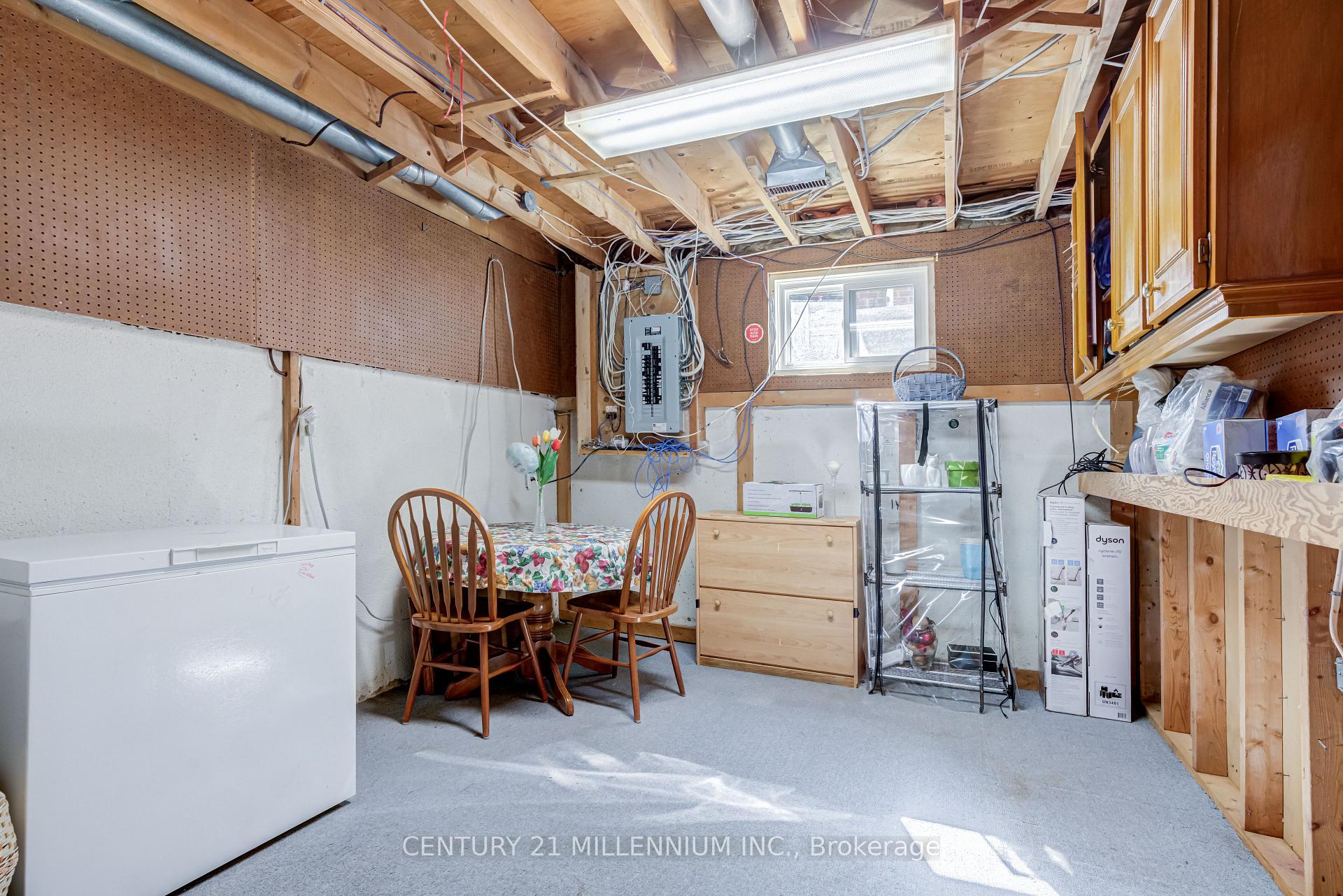 Photo 33 of 126 Elgin Drive, Brampton, Brampton South — HOMEH