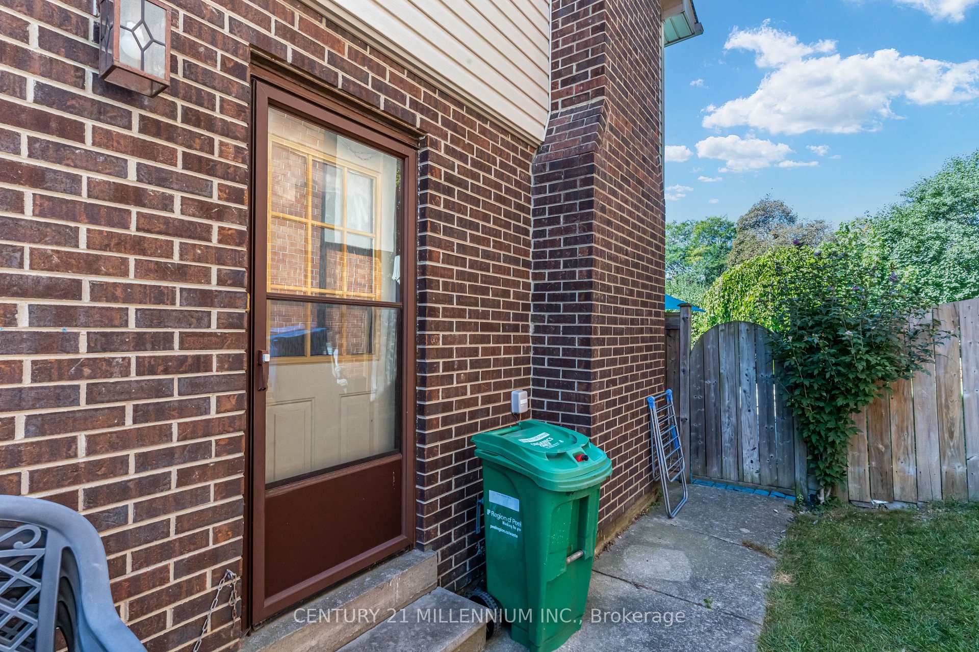Photo 45 of 126 Elgin Drive, Brampton, Brampton South — HOMEH
