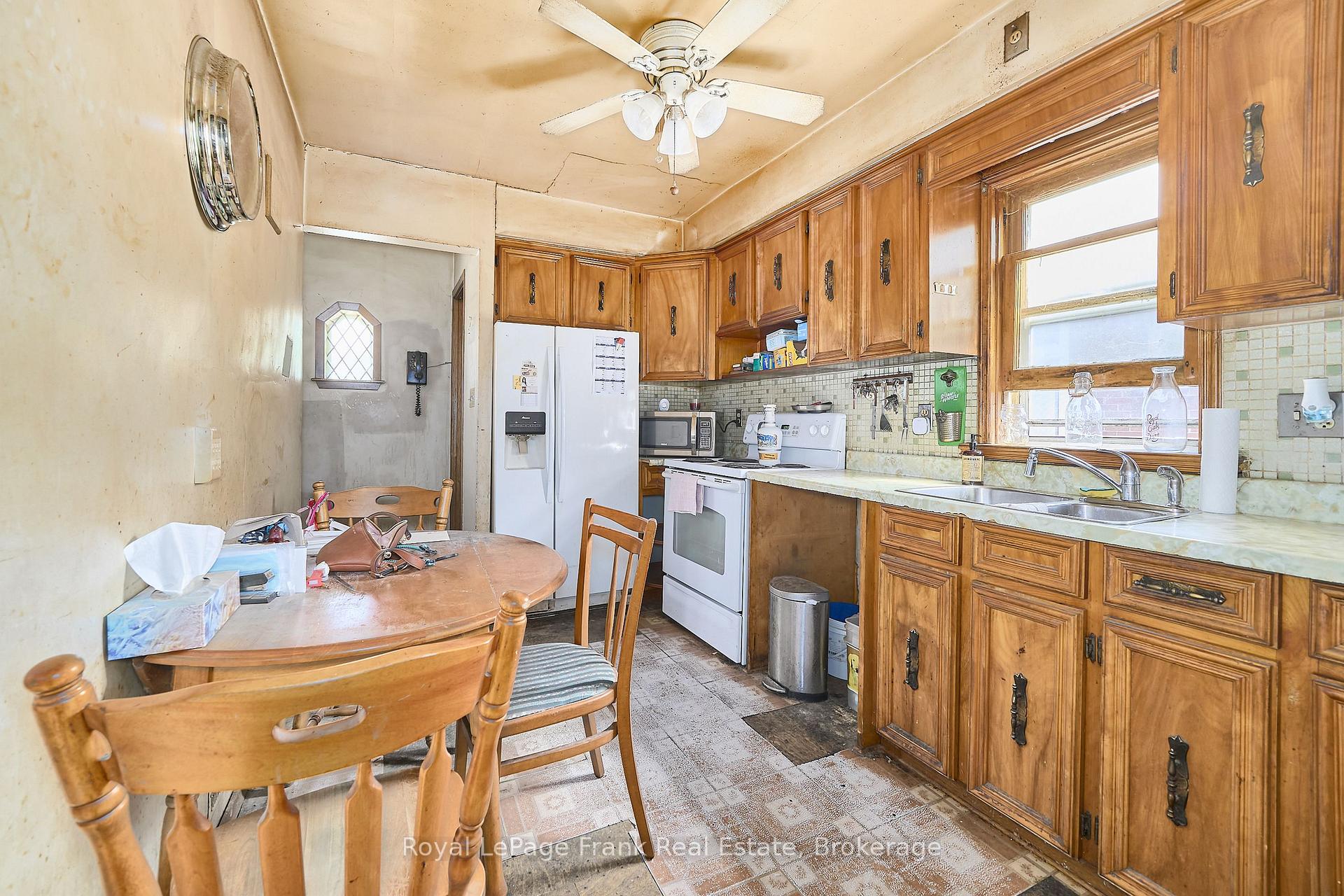 Photo 16 of 203 William Street, North York, Weston — HOMEH