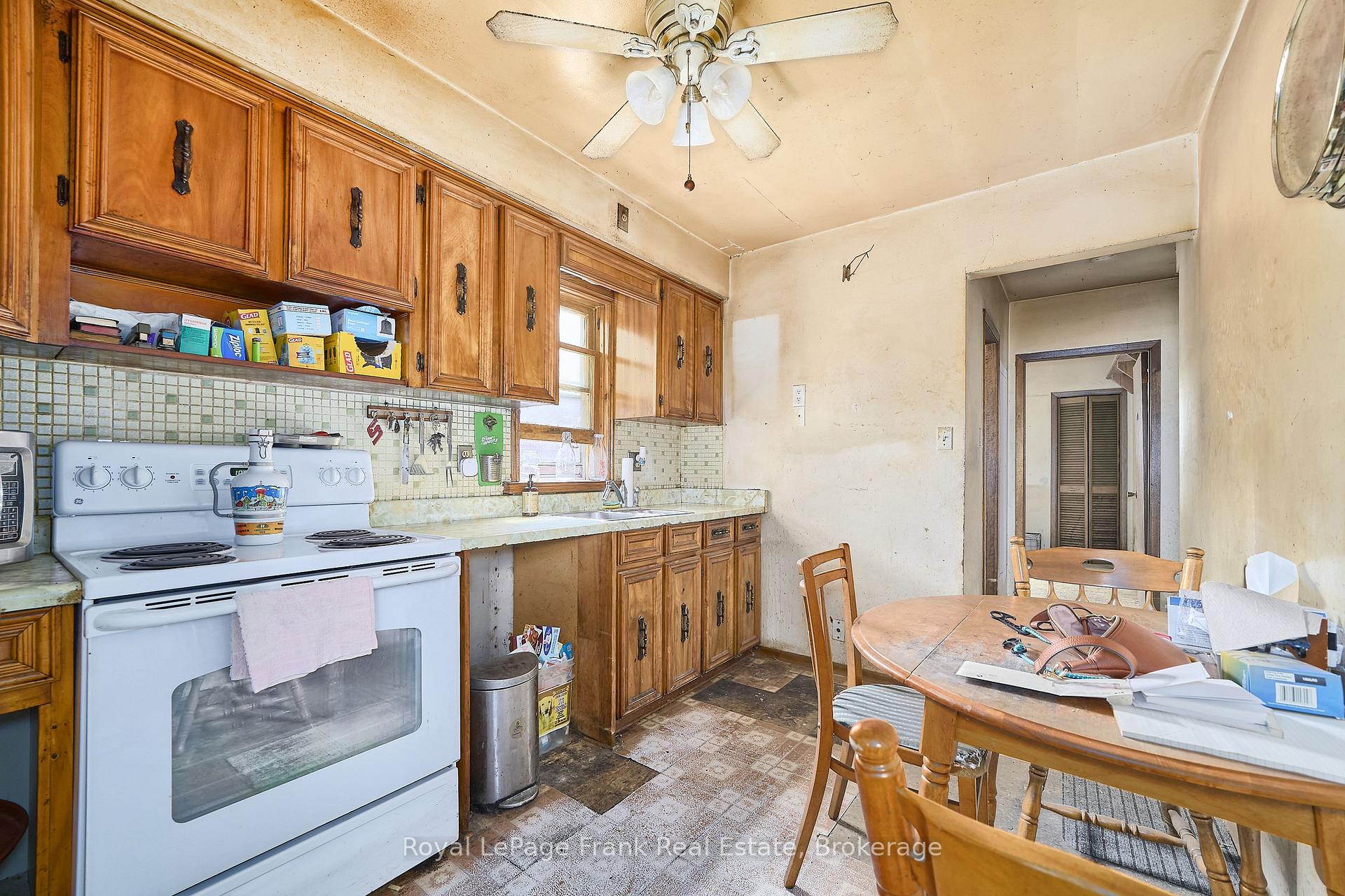 Photo 17 of 203 William Street, North York, Weston — HOMEH