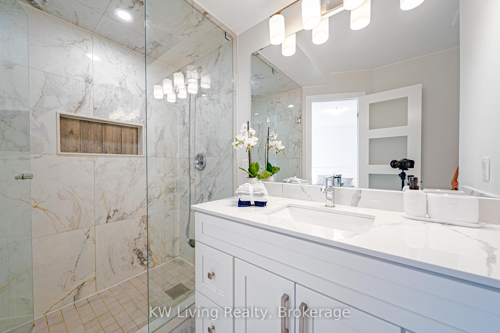 Photo 11 of 2969 Dancer Court, Mississauga, Erin Mills — HOMEH