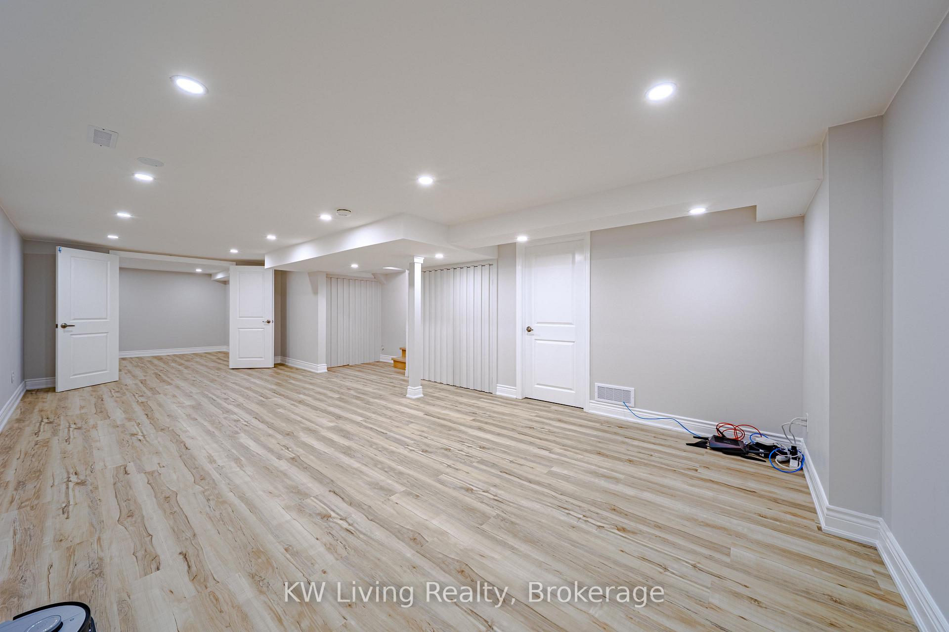 Photo 15 of 2969 Dancer Court, Mississauga, Erin Mills — HOMEH