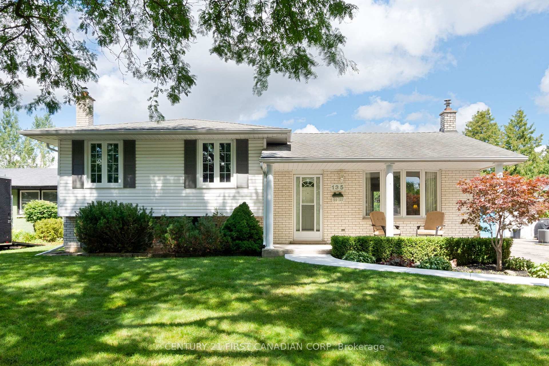 Photo of 135 Downing Crescent