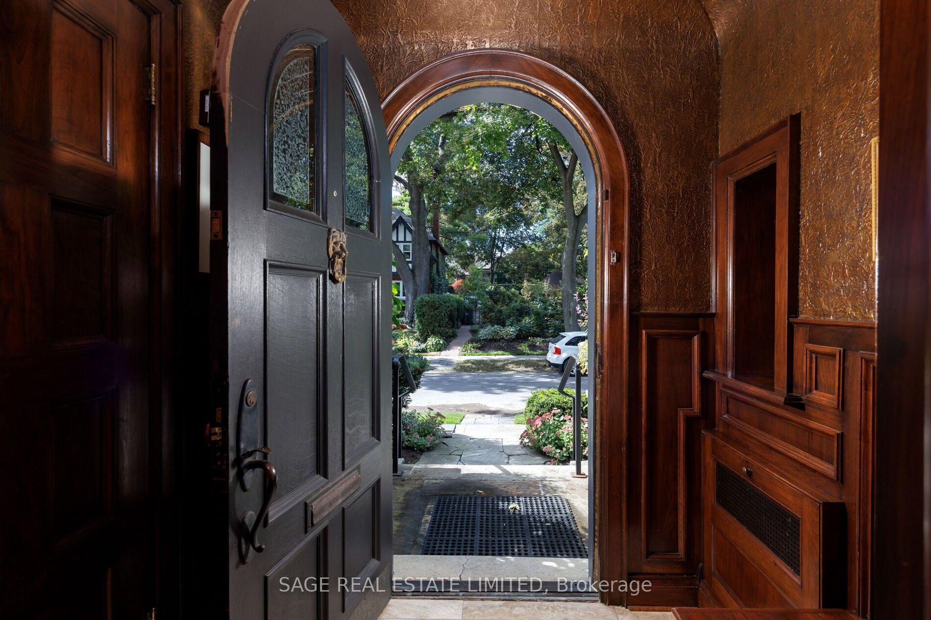 Photo 2 of 51 King Georges Road, Etobicoke, Kingsway South — HOMEH