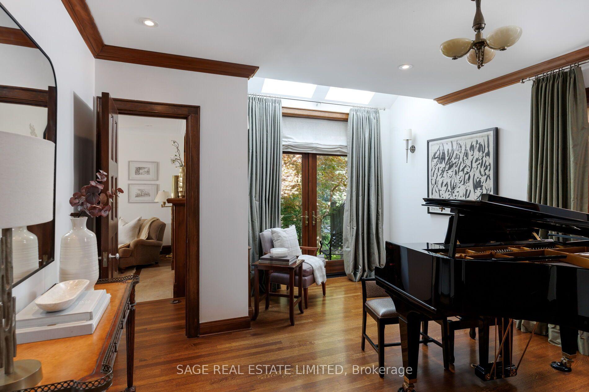 Photo 10 of 51 King Georges Road, Etobicoke, Kingsway South — HOMEH