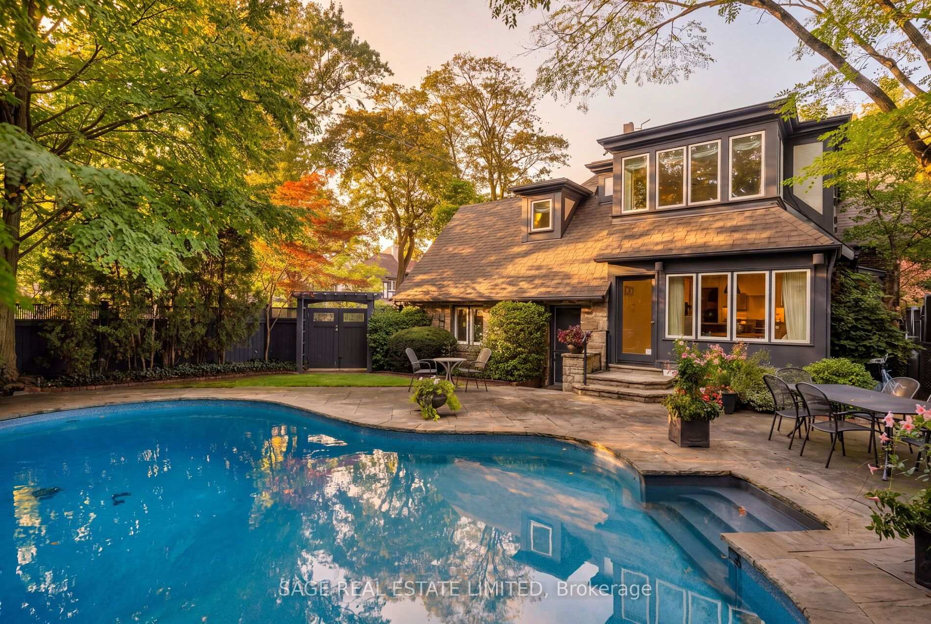 Photo 21 of 51 King Georges Road, Etobicoke, Kingsway South — HOMEH