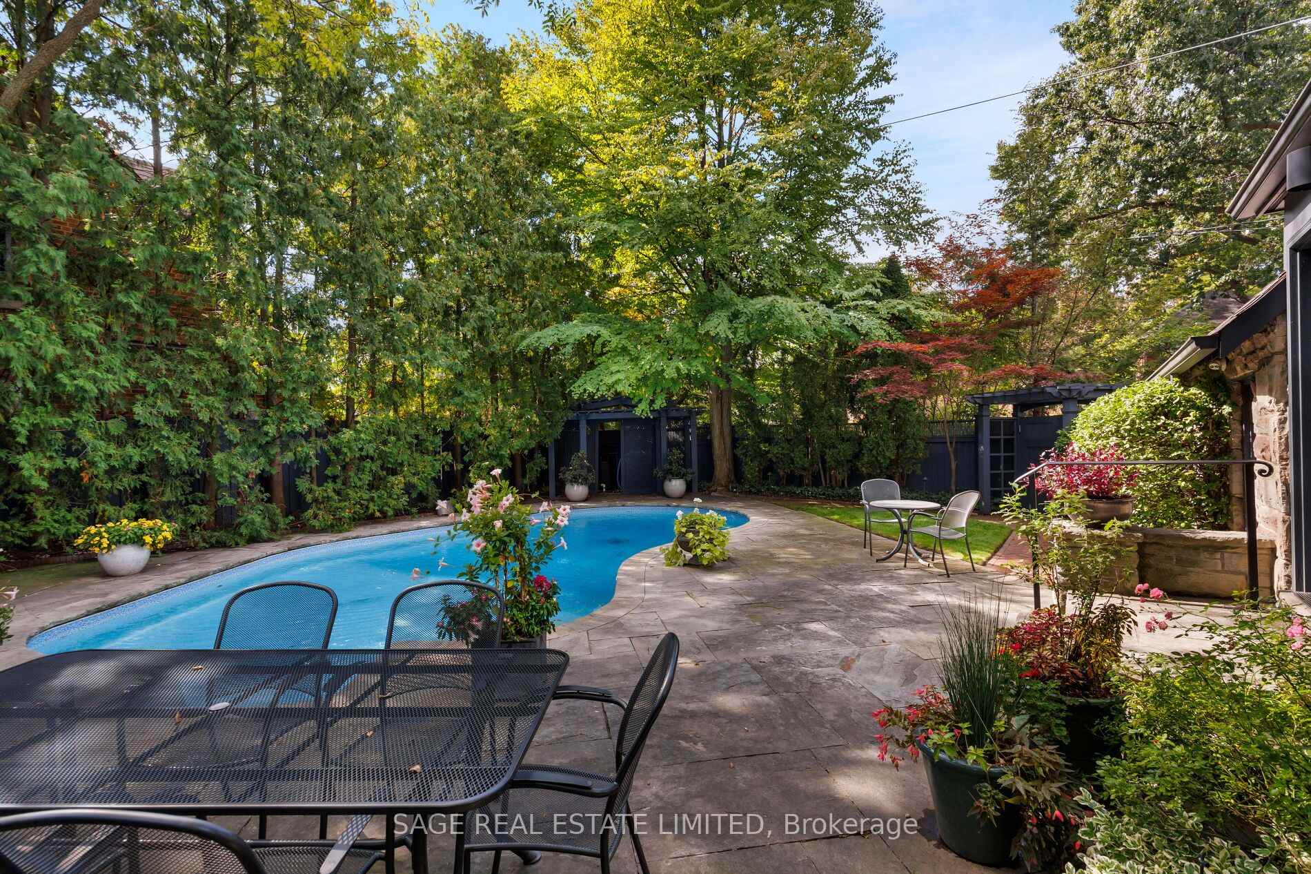 Photo 23 of 51 King Georges Road, Etobicoke, Kingsway South — HOMEH