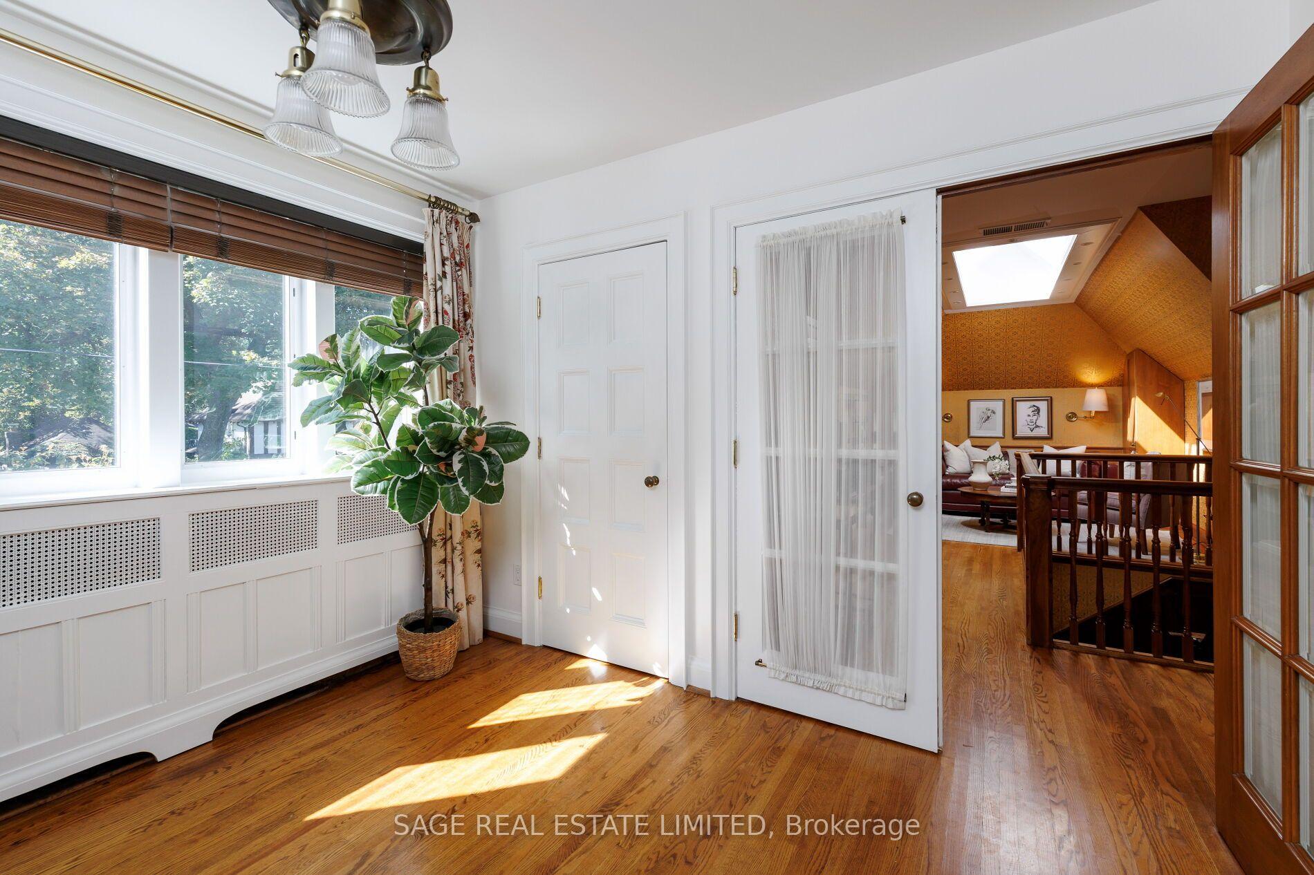 Photo 32 of 51 King Georges Road, Etobicoke, Kingsway South — HOMEH