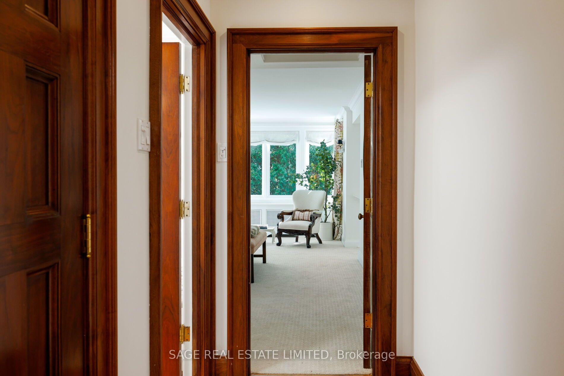Photo 35 of 51 King Georges Road, Etobicoke, Kingsway South — HOMEH