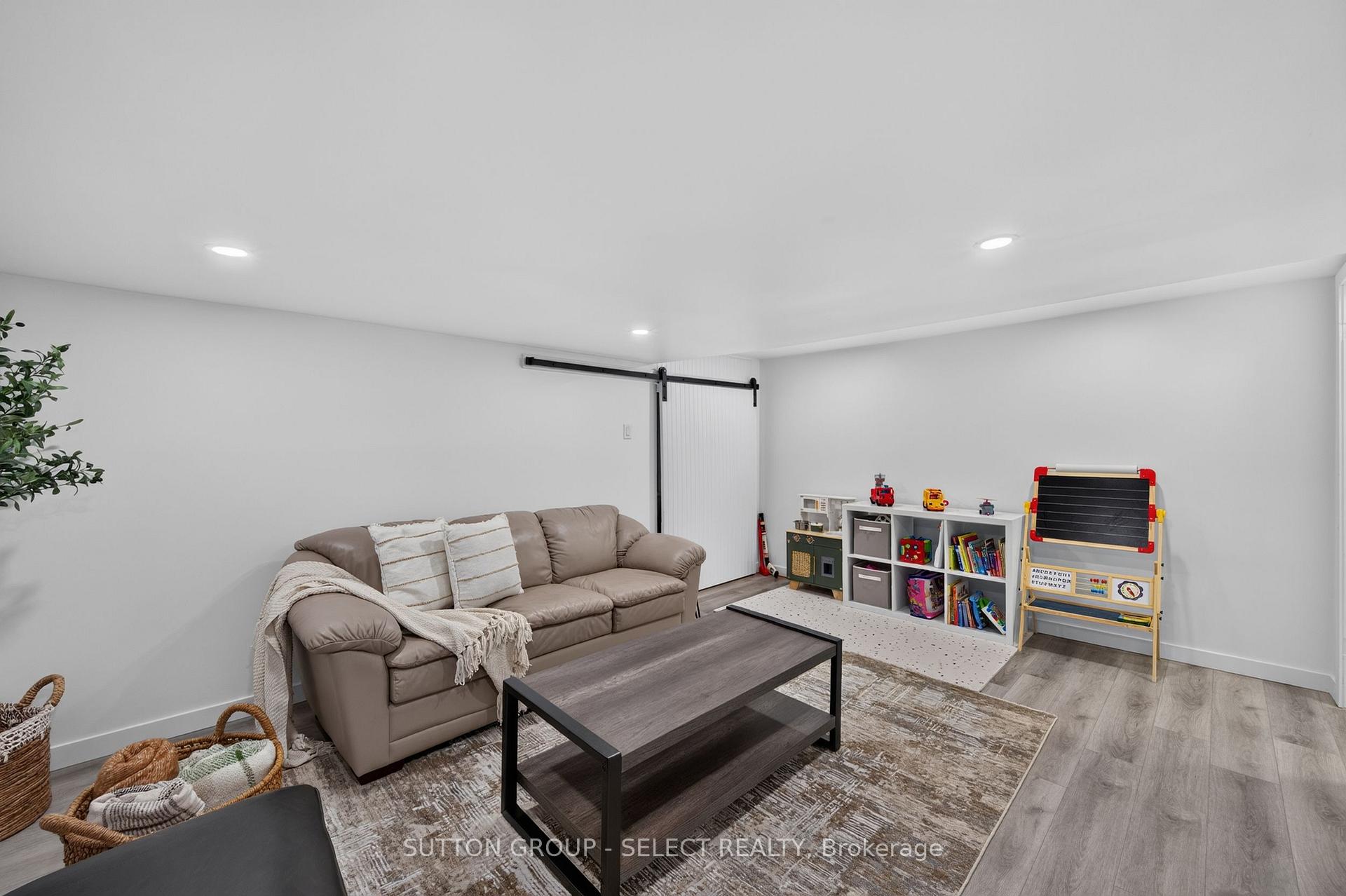 Photo 38 of 107 Brandy Lane Road, London, North I — HOMEH