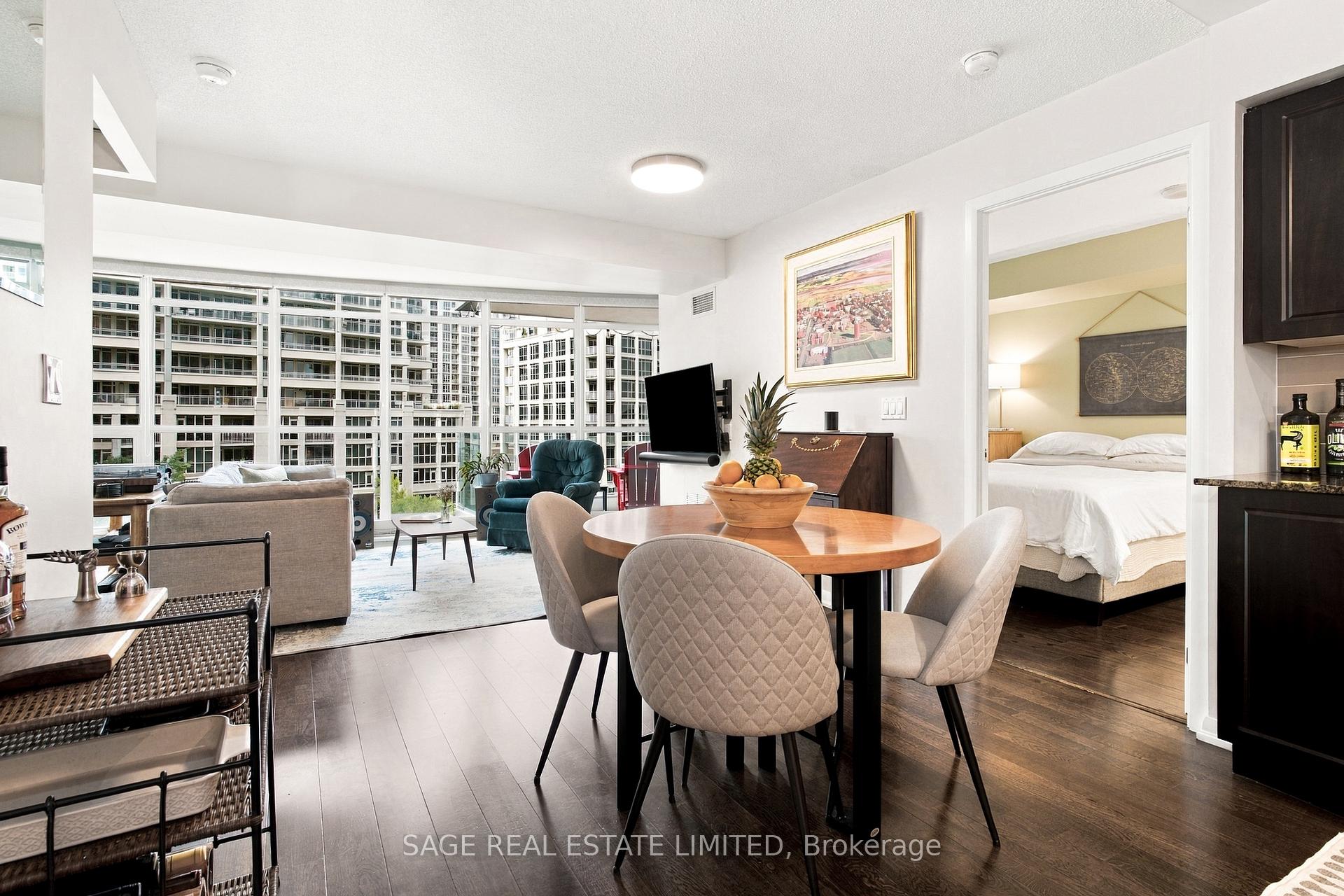 Photo 3 of Unit 579, 209 Fort York Boulevard, Toronto, Niagara — HOMEH