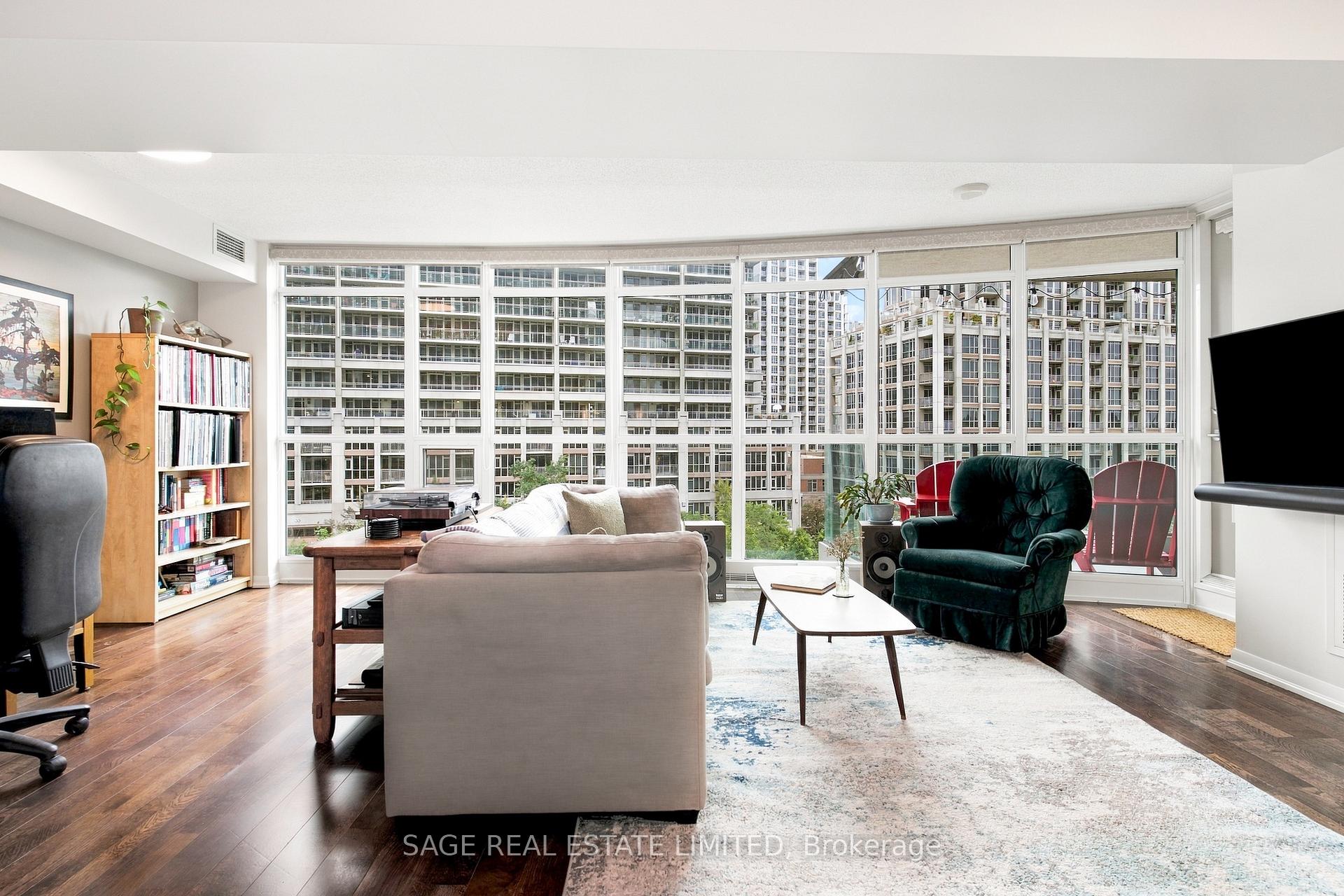 Photo 4 of Unit 579, 209 Fort York Boulevard, Toronto, Niagara — HOMEH