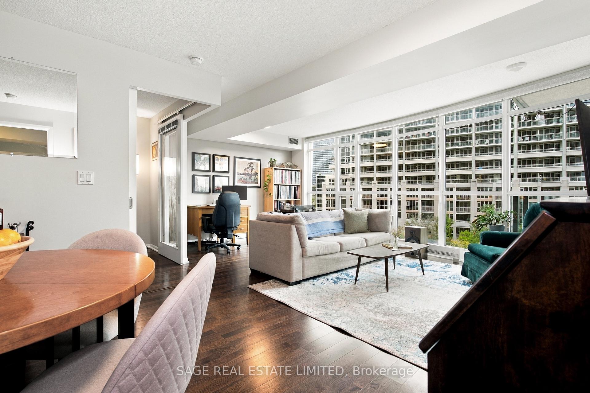 Photo 5 of Unit 579, 209 Fort York Boulevard, Toronto, Niagara — HOMEH