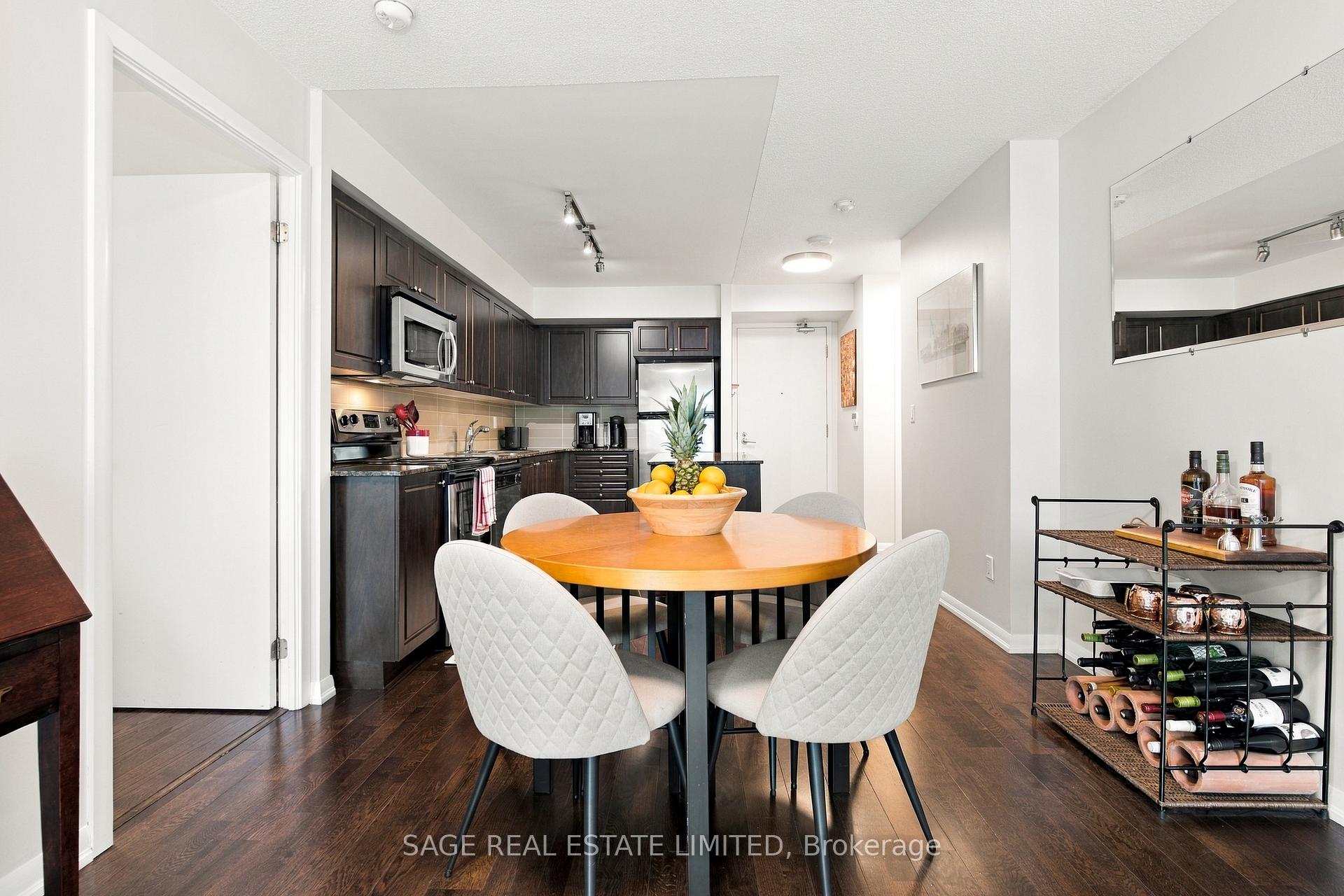 Photo 10 of Unit 579, 209 Fort York Boulevard, Toronto, Niagara — HOMEH