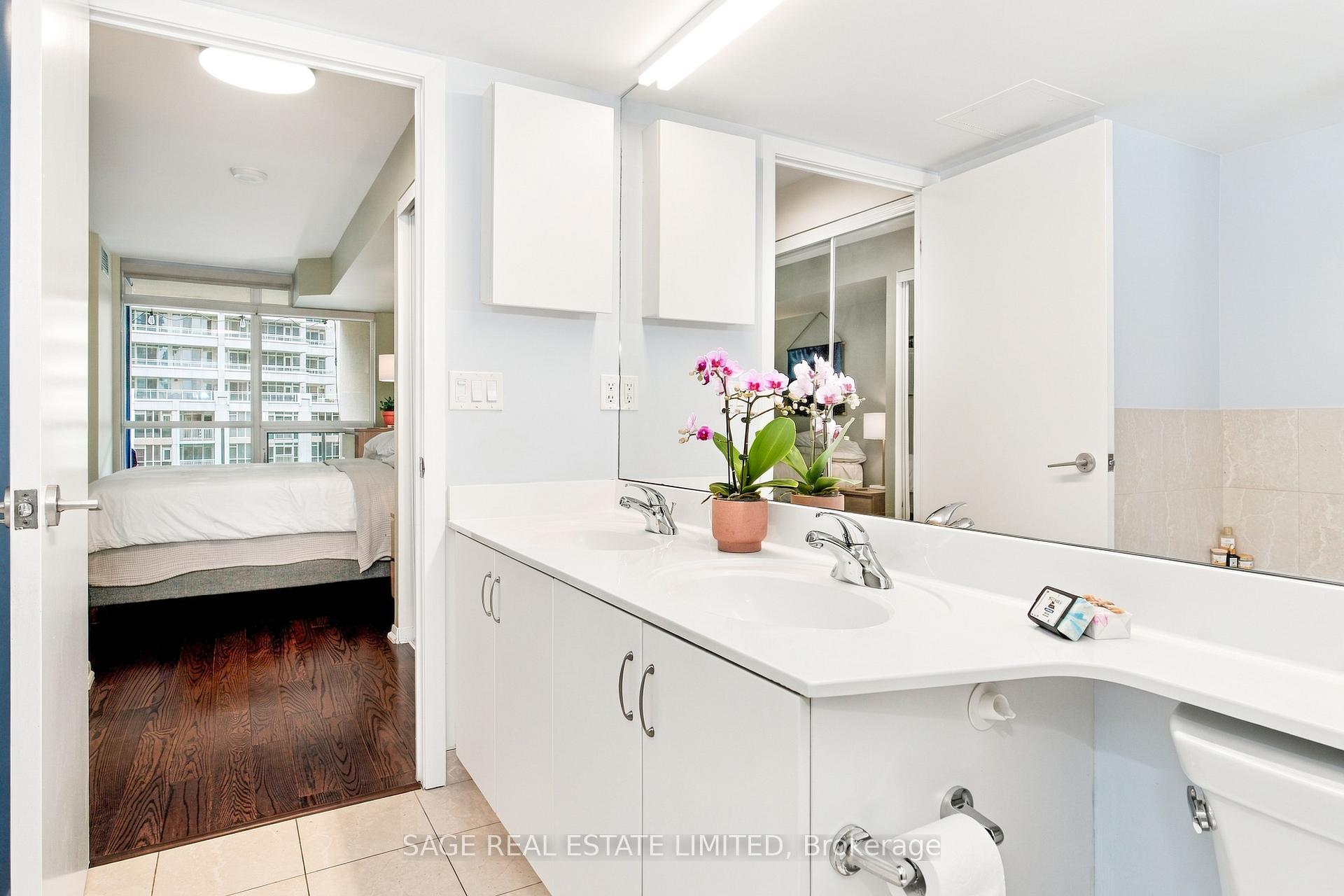 Photo 19 of Unit 579, 209 Fort York Boulevard, Toronto, Niagara — HOMEH
