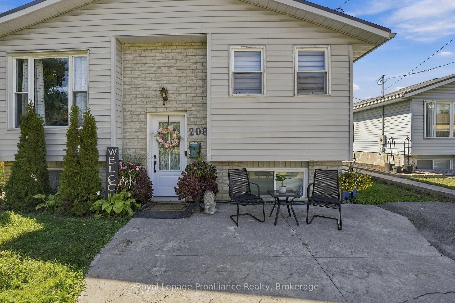 Photo 2 of 208 Byron Street, Quinte West, Trenton Ward — HOMEH