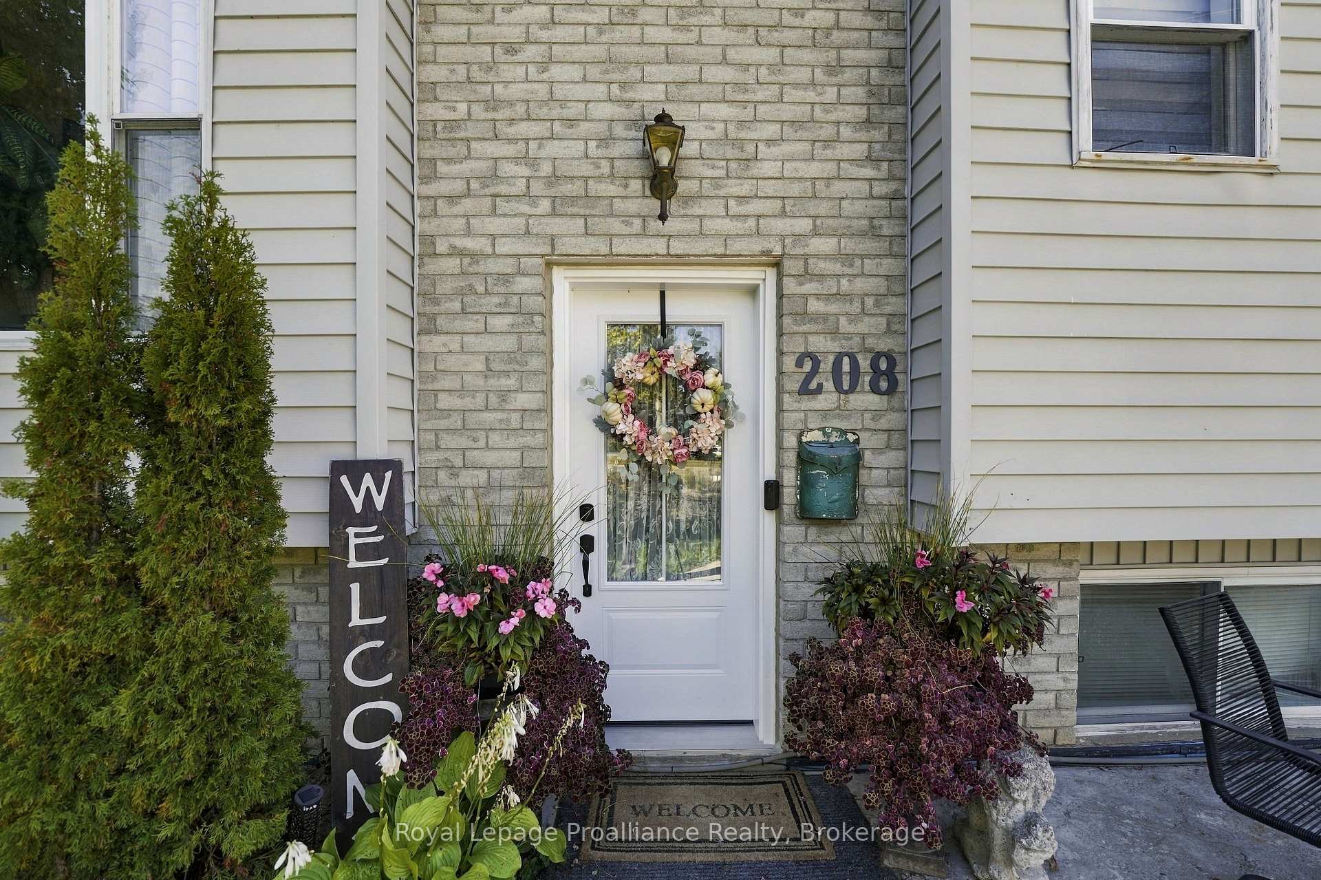 Photo 3 of 208 Byron Street, Quinte West, Trenton Ward — HOMEH