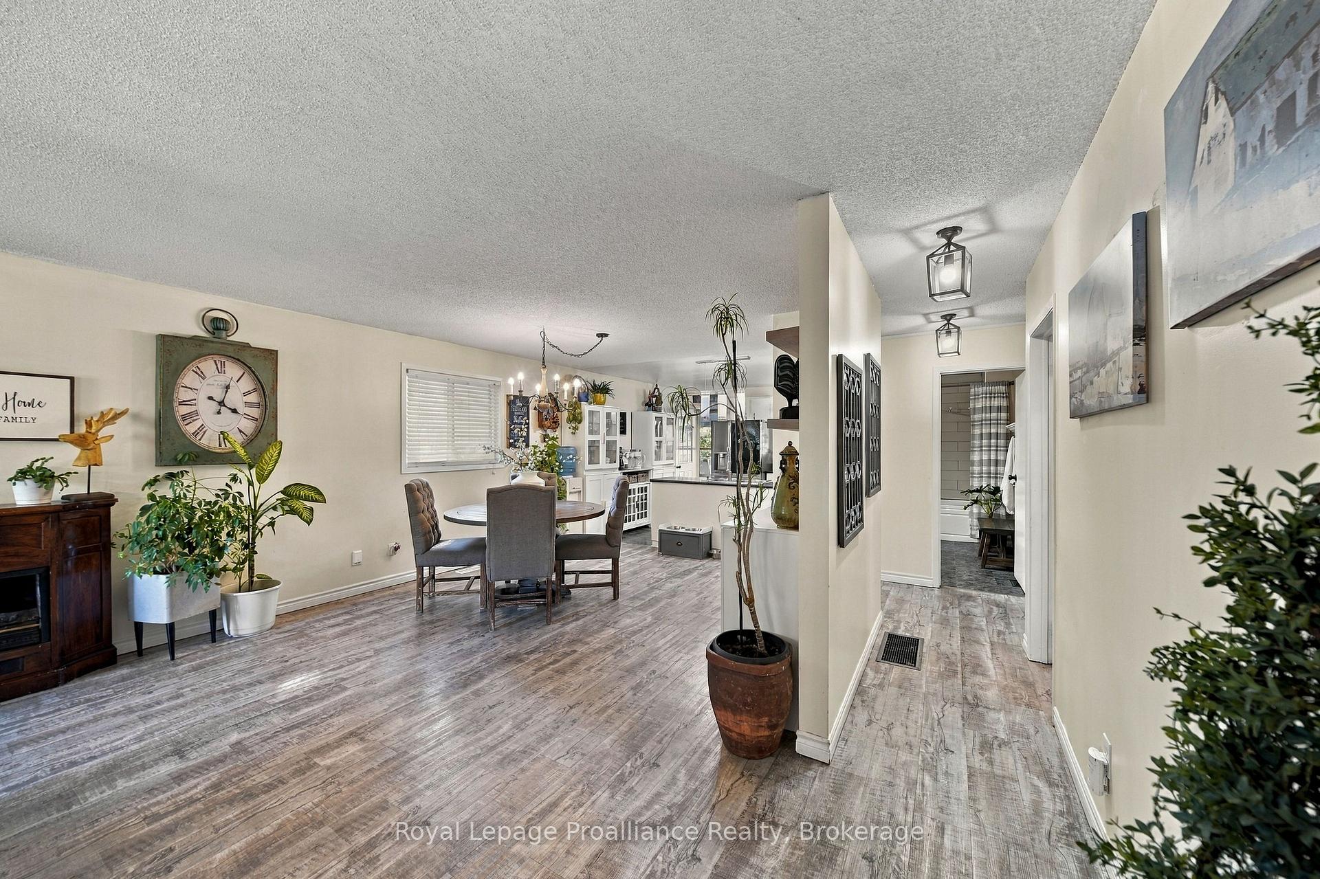 Photo 9 of 208 Byron Street, Quinte West, Trenton Ward — HOMEH