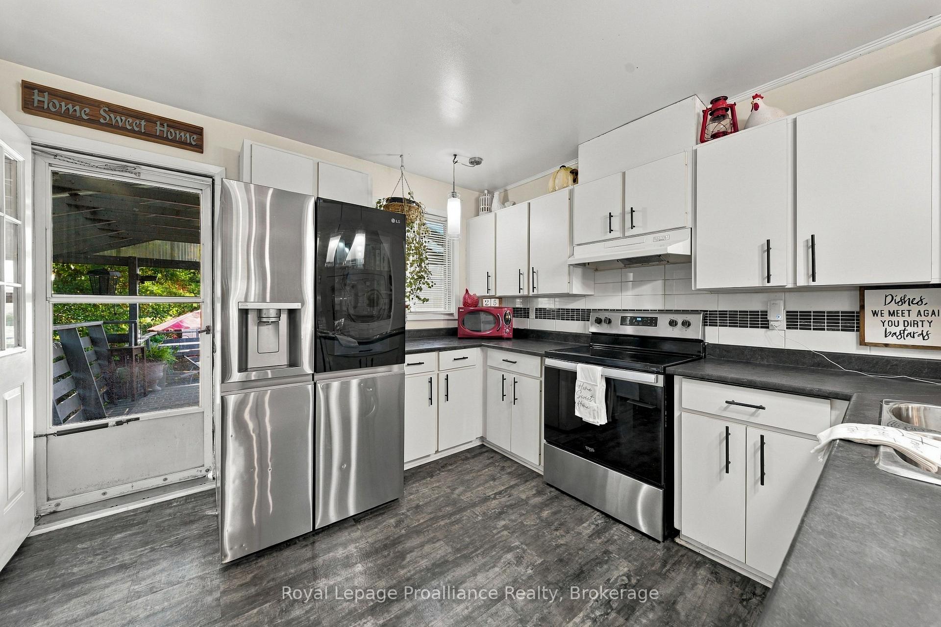 Photo 11 of 208 Byron Street, Quinte West, Trenton Ward — HOMEH
