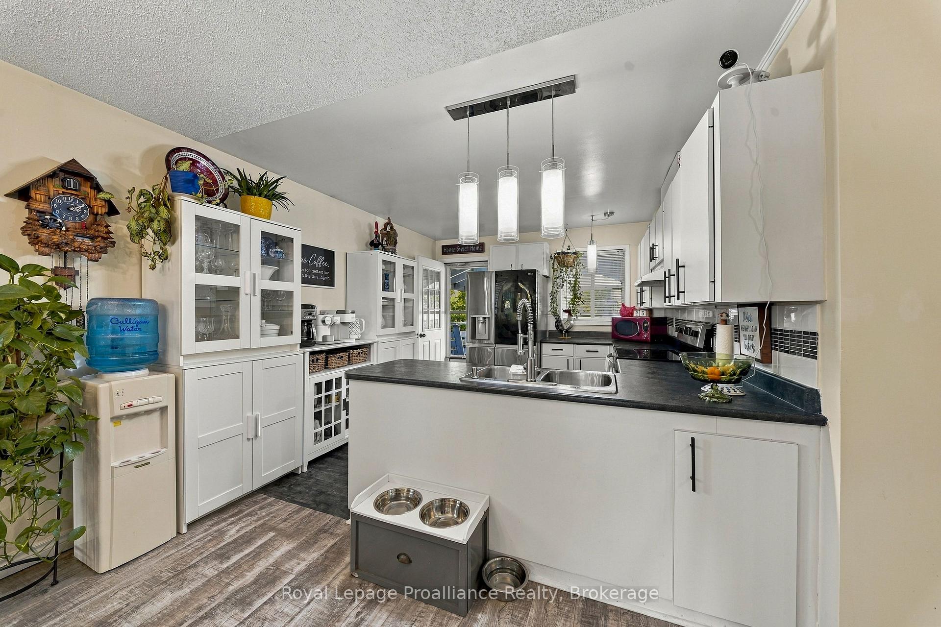 Photo 13 of 208 Byron Street, Quinte West, Trenton Ward — HOMEH