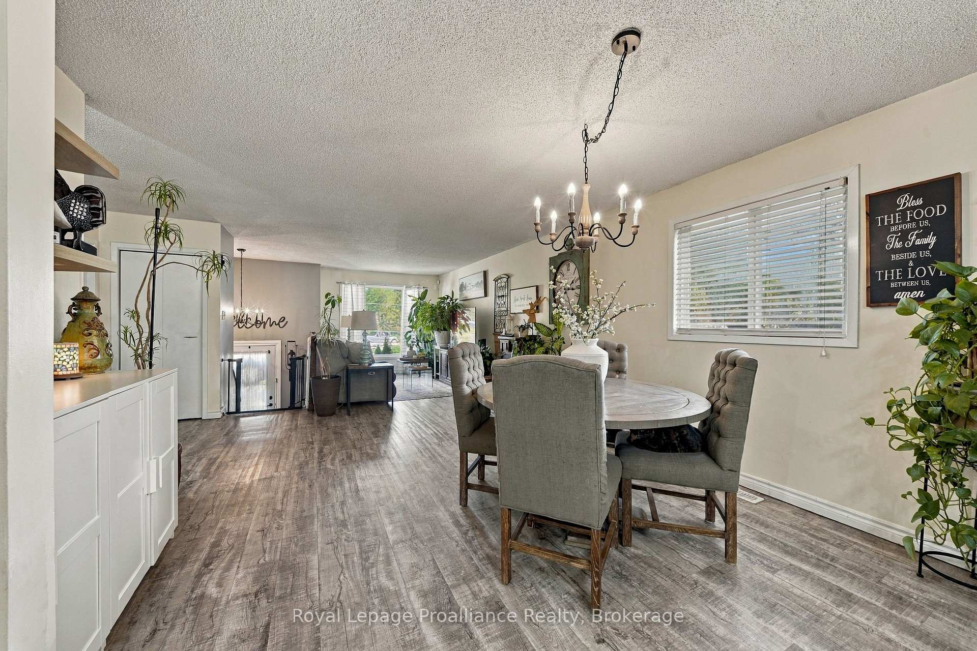 Photo 15 of 208 Byron Street, Quinte West, Trenton Ward — HOMEH