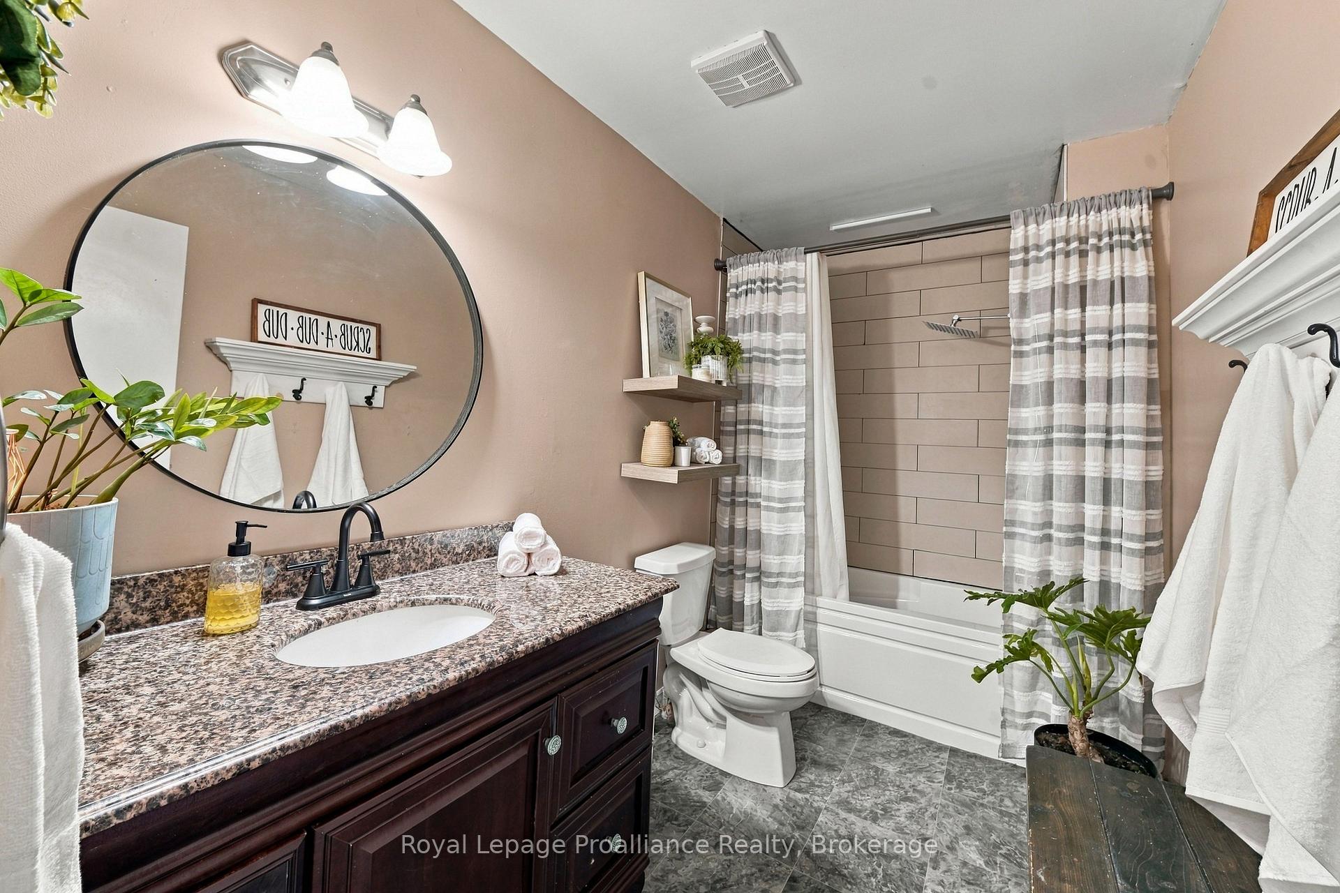 Photo 24 of 208 Byron Street, Quinte West, Trenton Ward — HOMEH