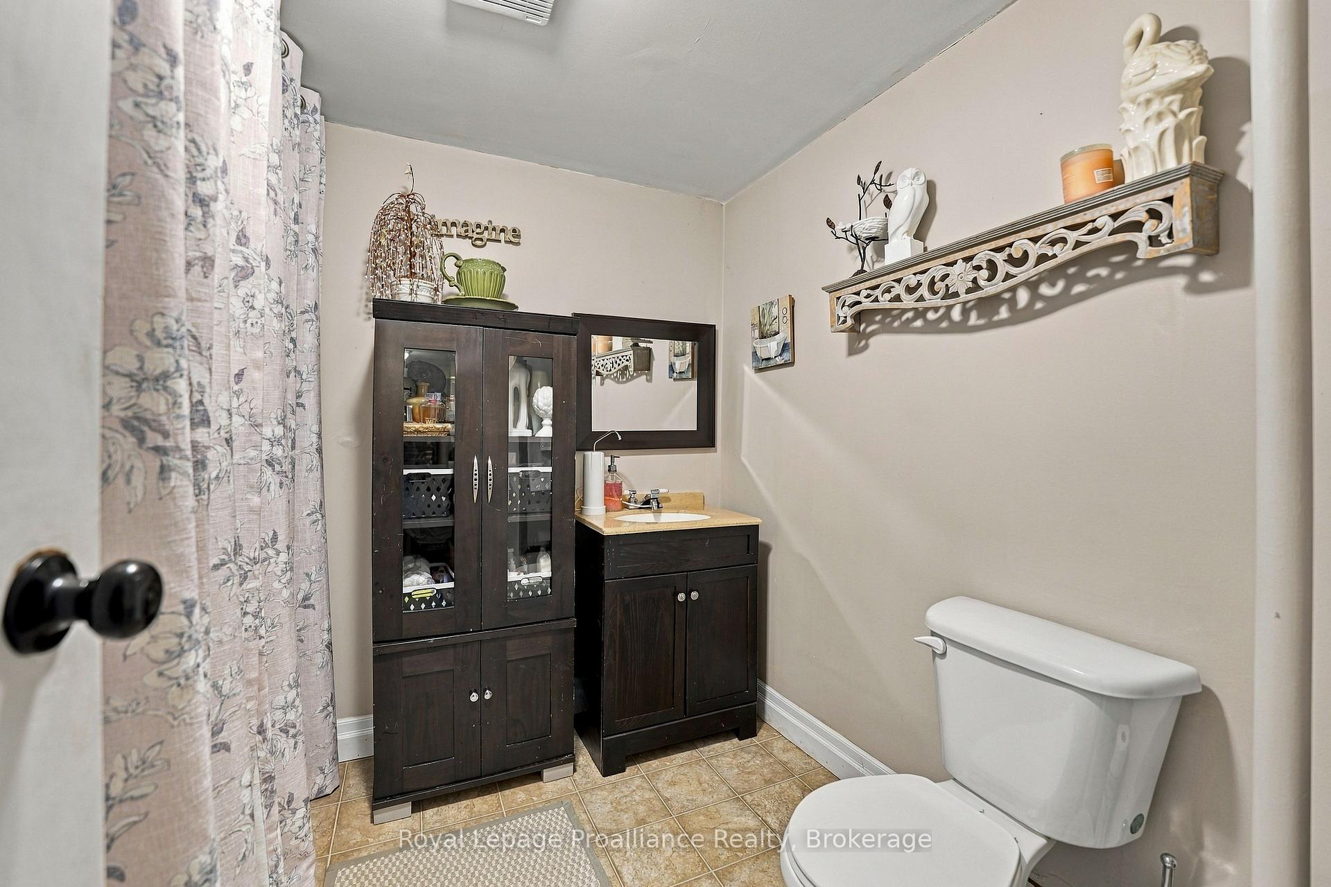 Photo 32 of 208 Byron Street, Quinte West, Trenton Ward — HOMEH