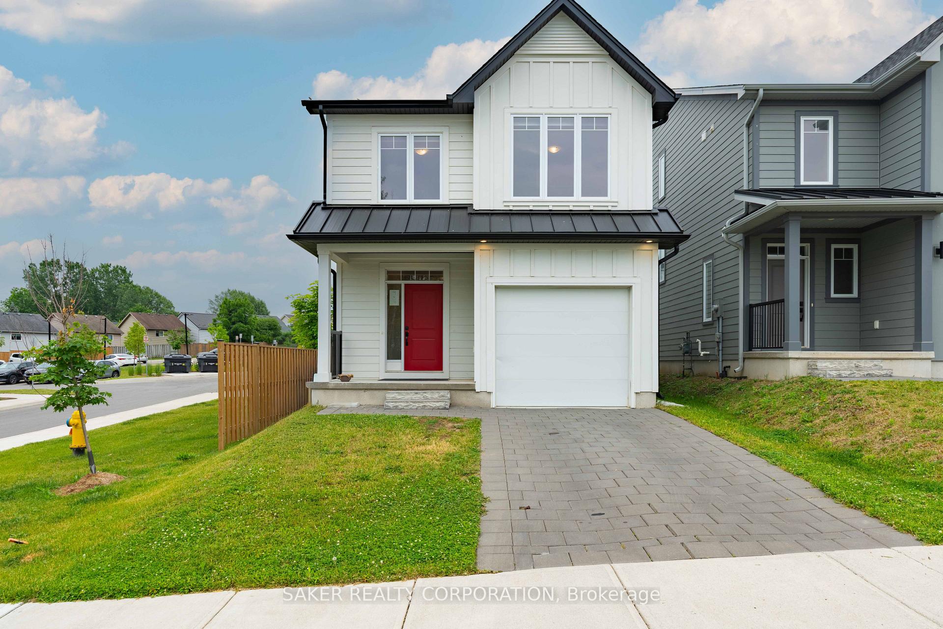 Photo of 939 Deveron Crescent