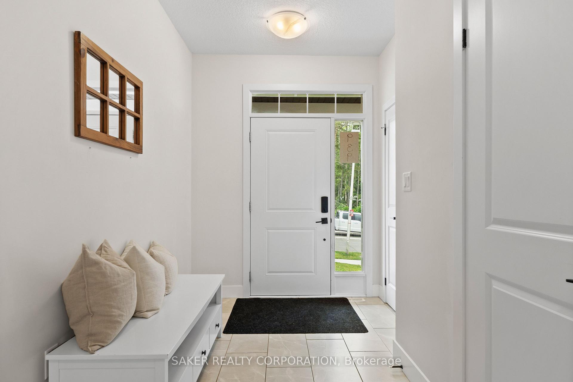 Photo 4 of 939 Deveron Crescent, London, South J — HOMEH