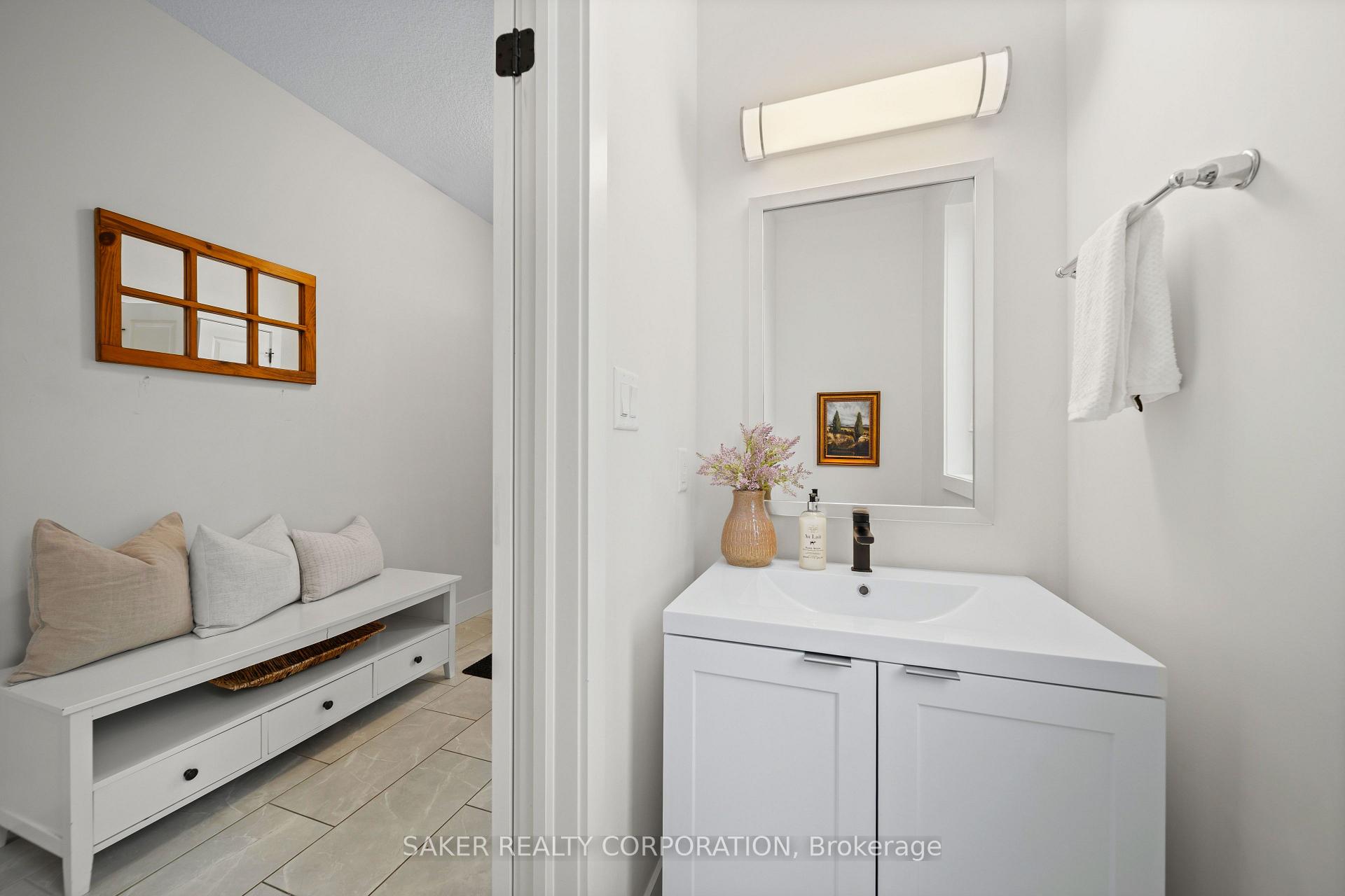 Photo 5 of 939 Deveron Crescent, London, South J — HOMEH