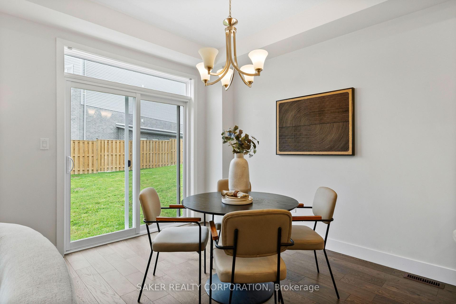Photo 10 of 939 Deveron Crescent, London, South J — HOMEH