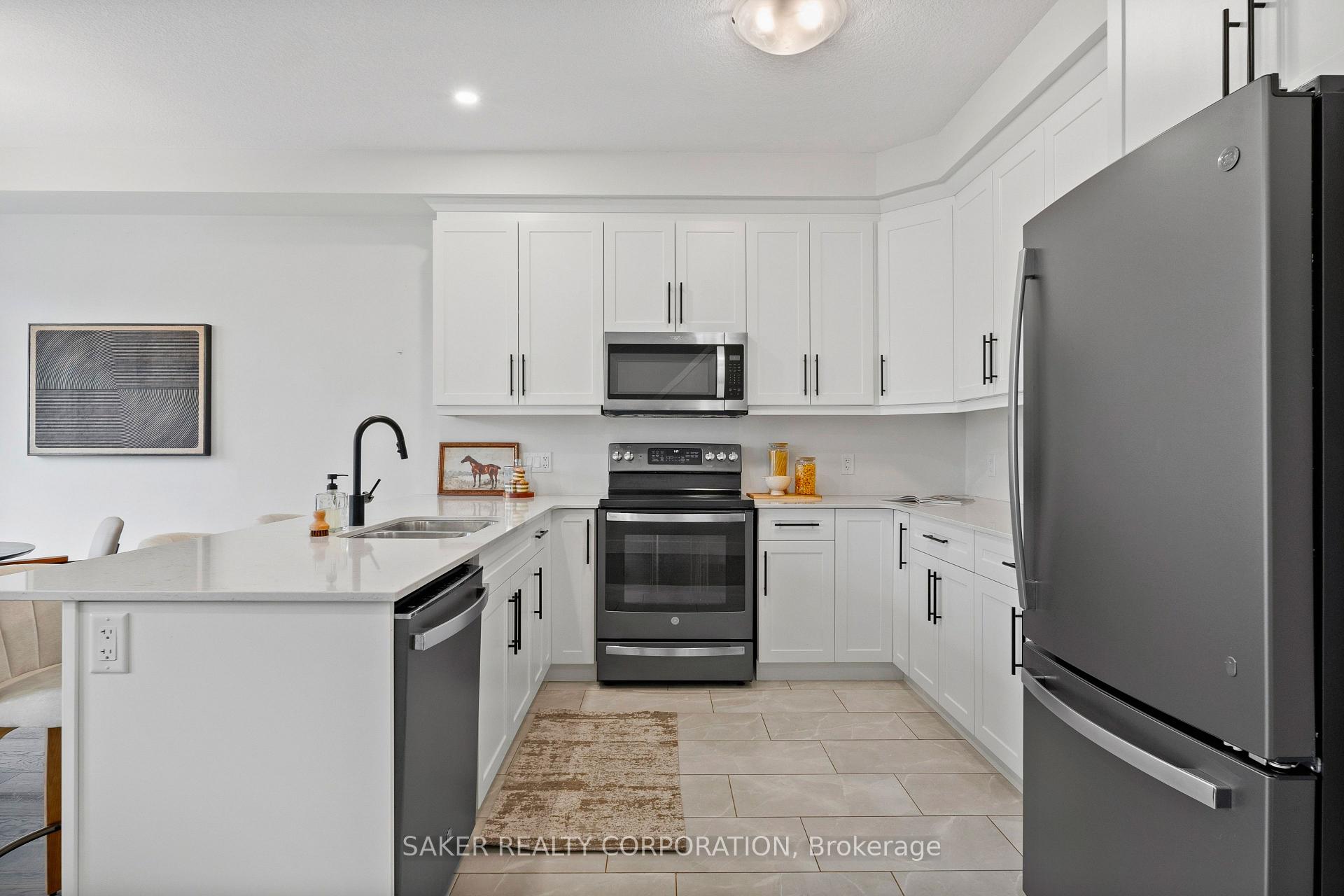 Photo 13 of 939 Deveron Crescent, London, South J — HOMEH
