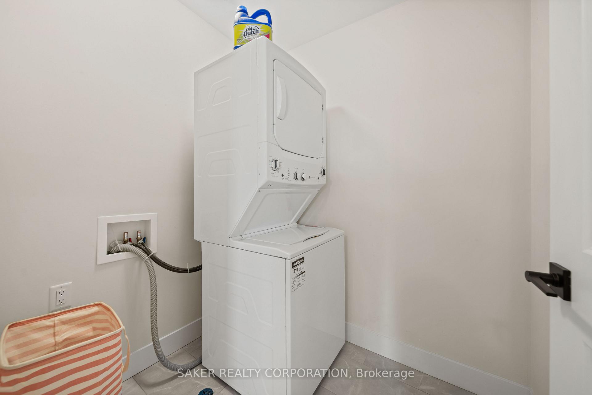 Photo 23 of 939 Deveron Crescent, London, South J — HOMEH