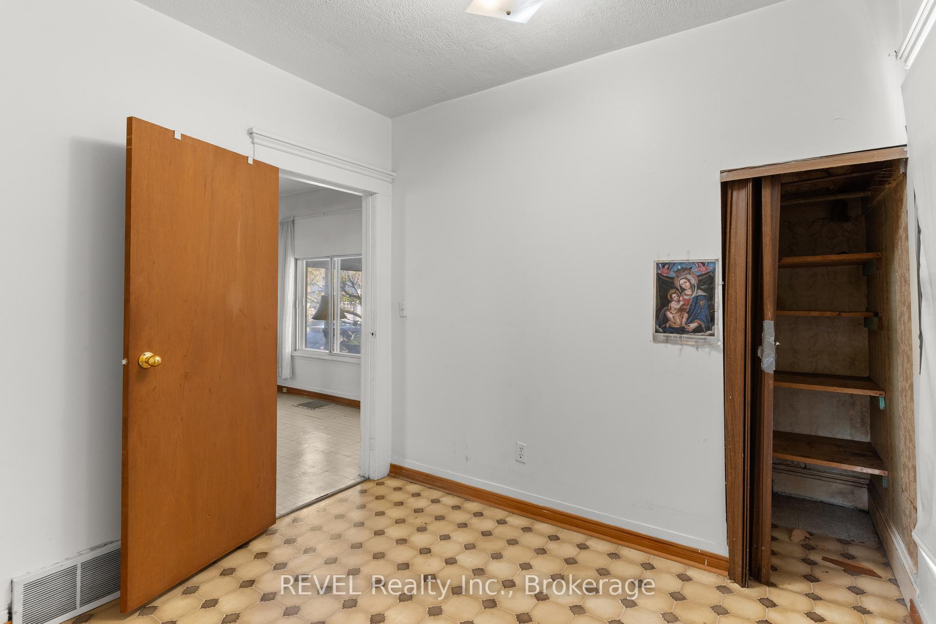 Photo 7 of 6401 Taylor Street, Niagara Falls, Dorchester — HOMEH