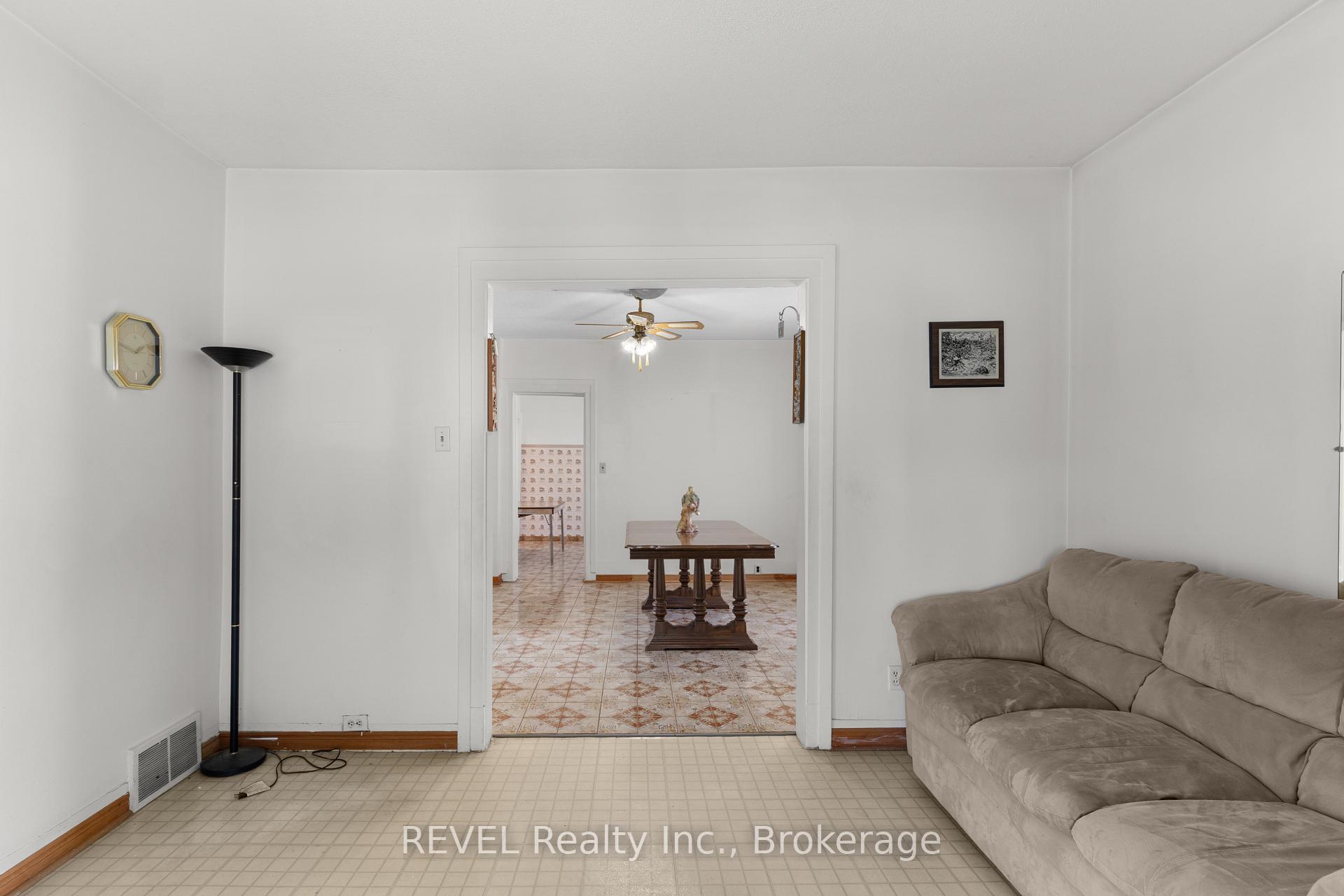 Photo 8 of 6401 Taylor Street, Niagara Falls, Dorchester — HOMEH