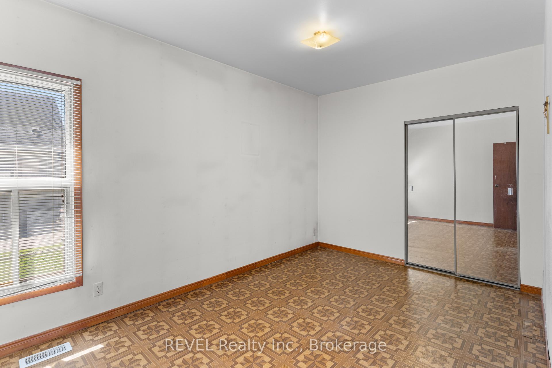 Photo 11 of 6401 Taylor Street, Niagara Falls, Dorchester — HOMEH