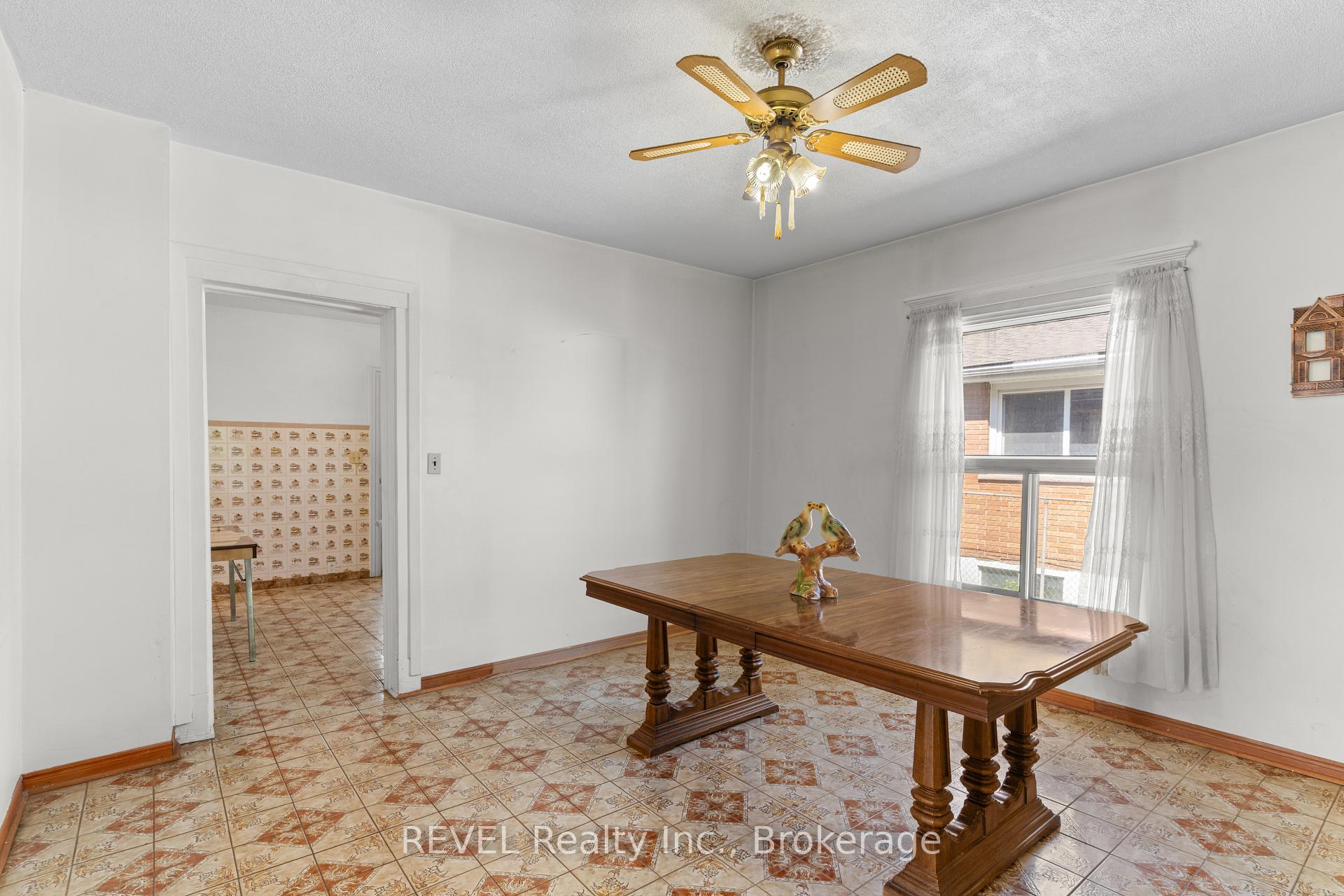 Photo 13 of 6401 Taylor Street, Niagara Falls, Dorchester — HOMEH