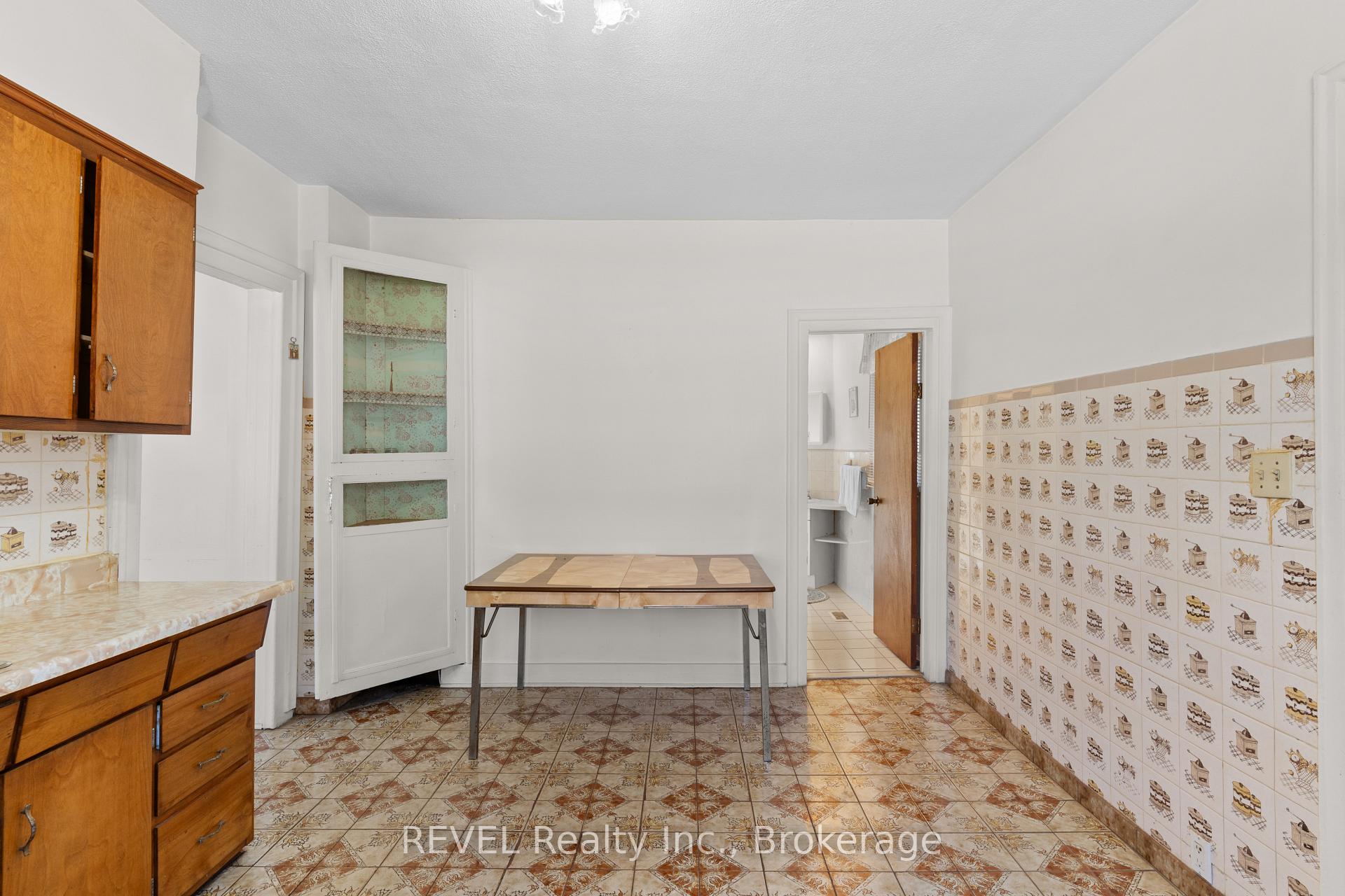Photo 16 of 6401 Taylor Street, Niagara Falls, Dorchester — HOMEH