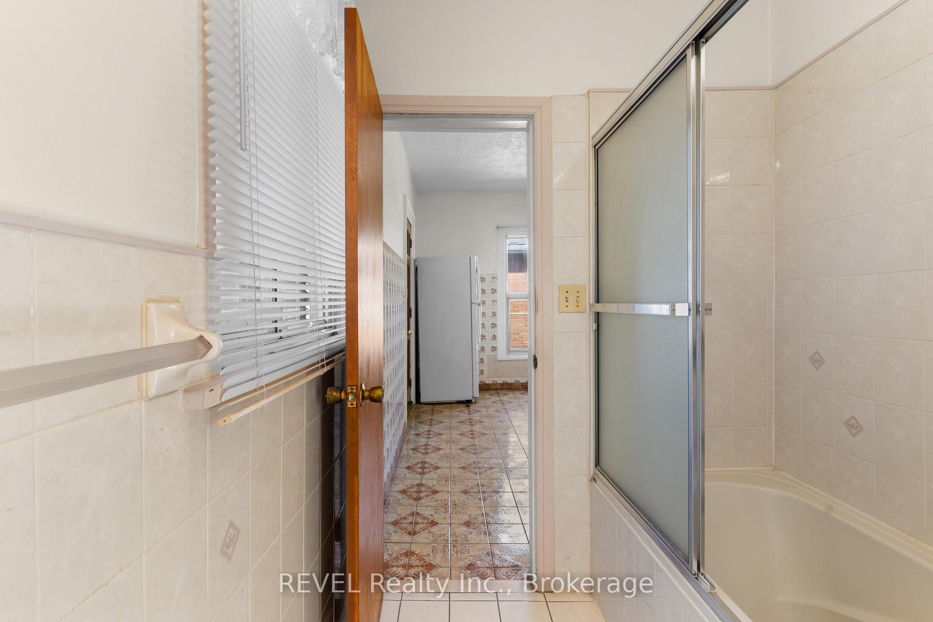 Photo 18 of 6401 Taylor Street, Niagara Falls, Dorchester — HOMEH