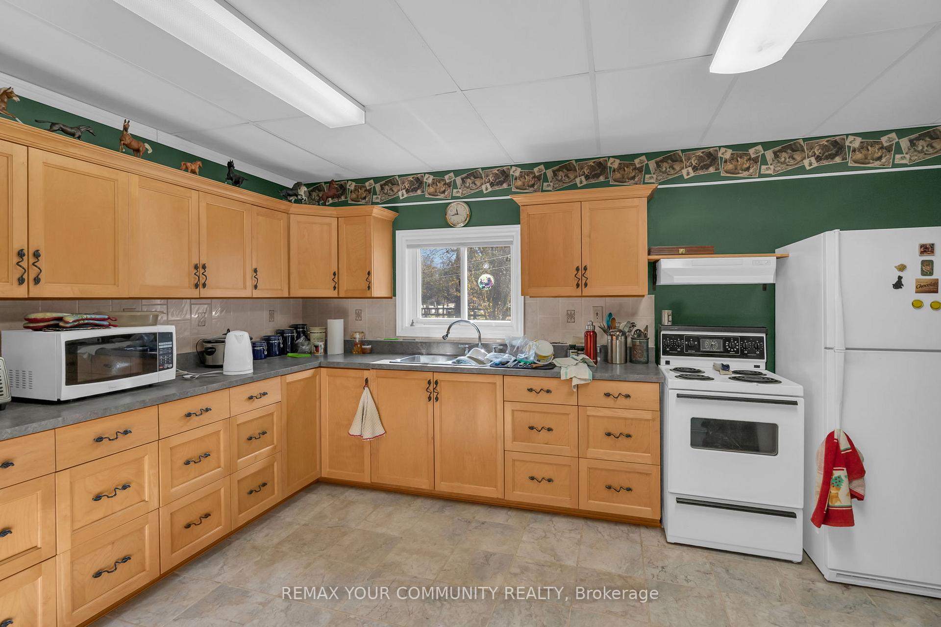 Photo 15 of 700 Catering Road S, Georgina, Baldwin — HOMEH