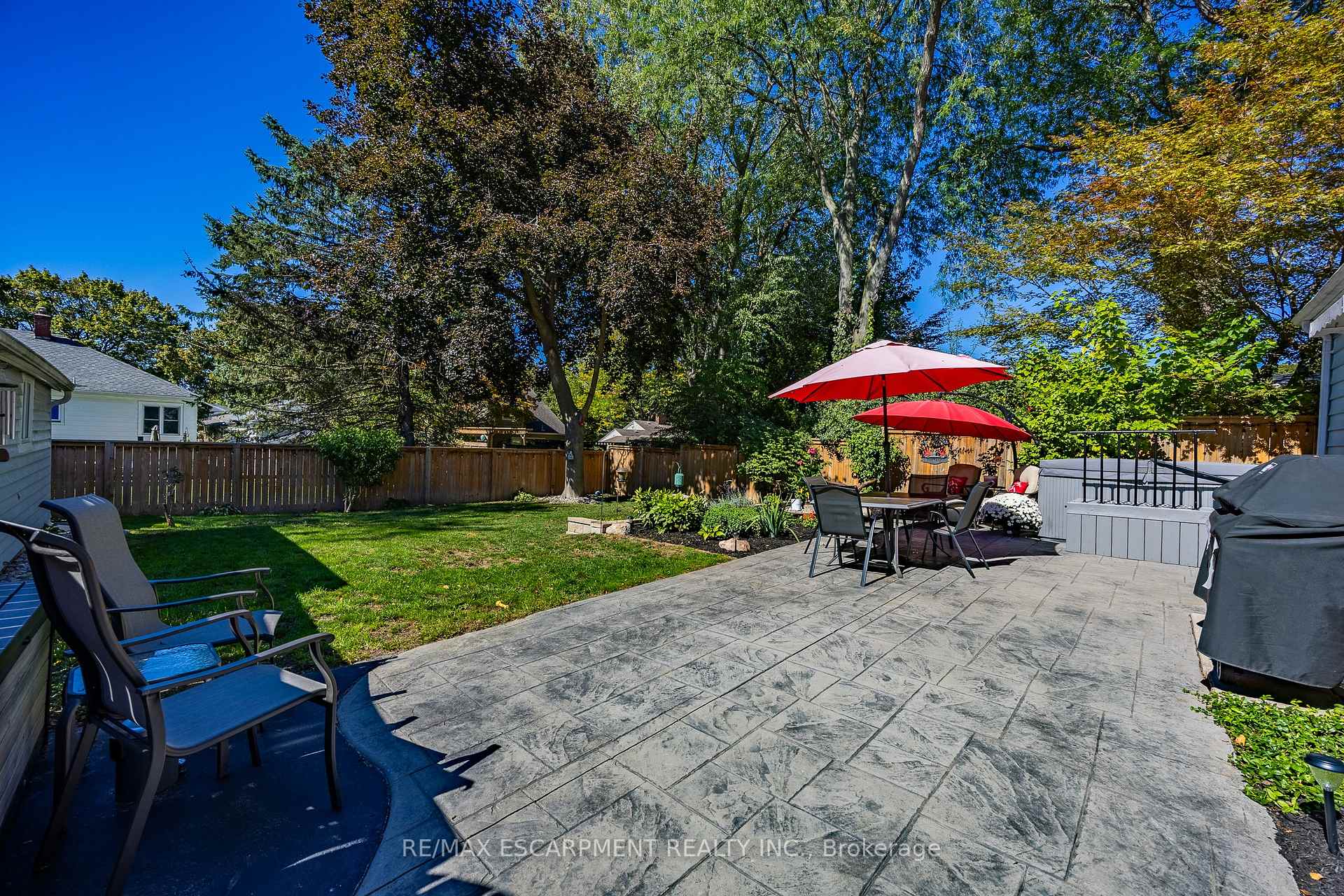 Photo 5 of 30 Gibson Drive, Norfolk, Simcoe — HOMEH